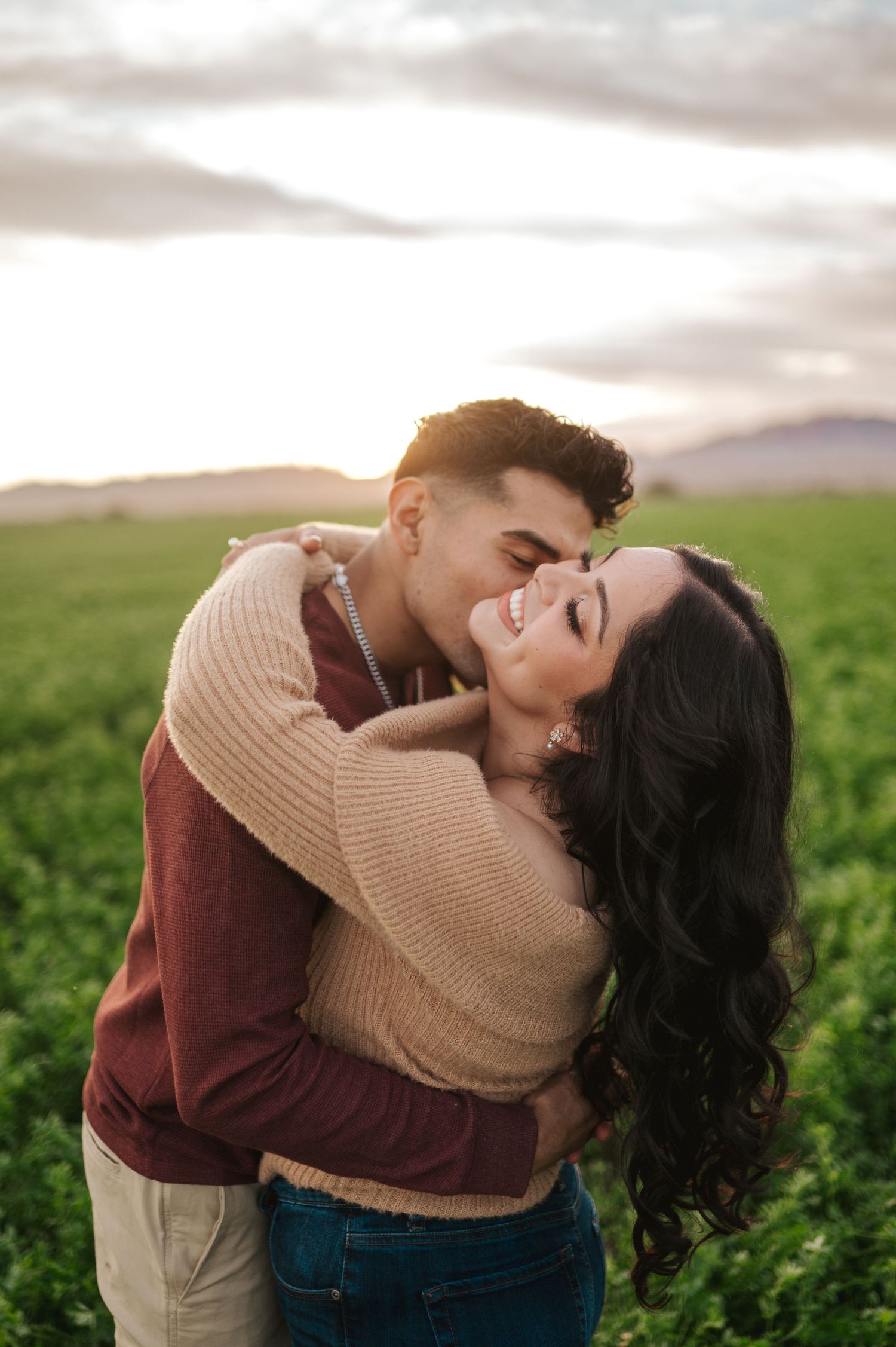 couples photoshoot in fields
Mojave valley arizona