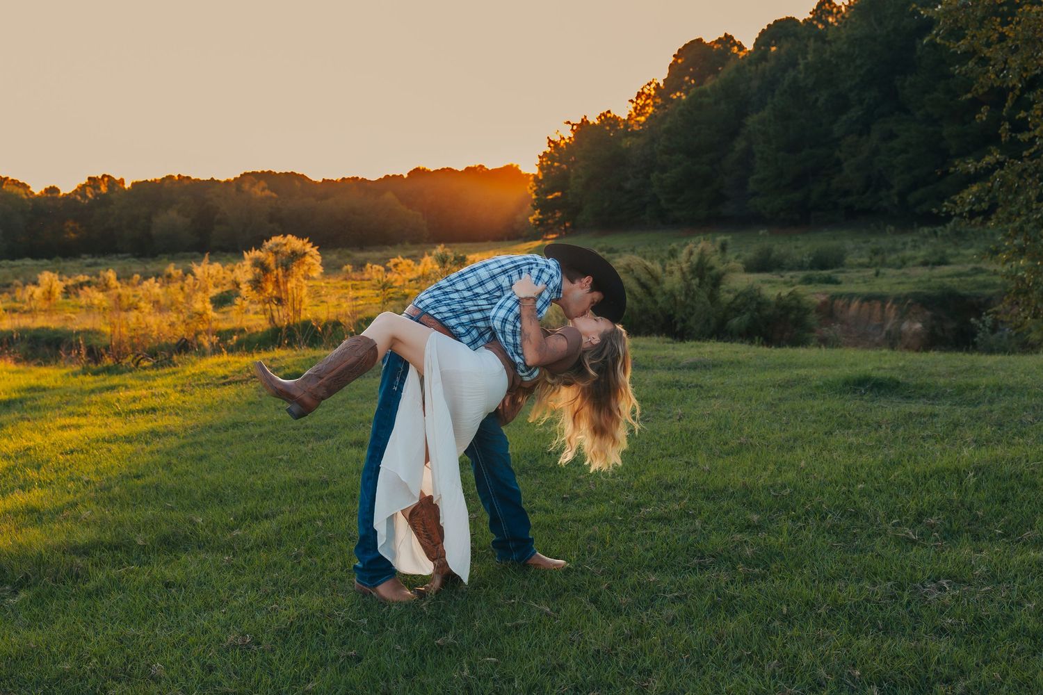 East Texas engagement photographer capturing romantic couple portraits