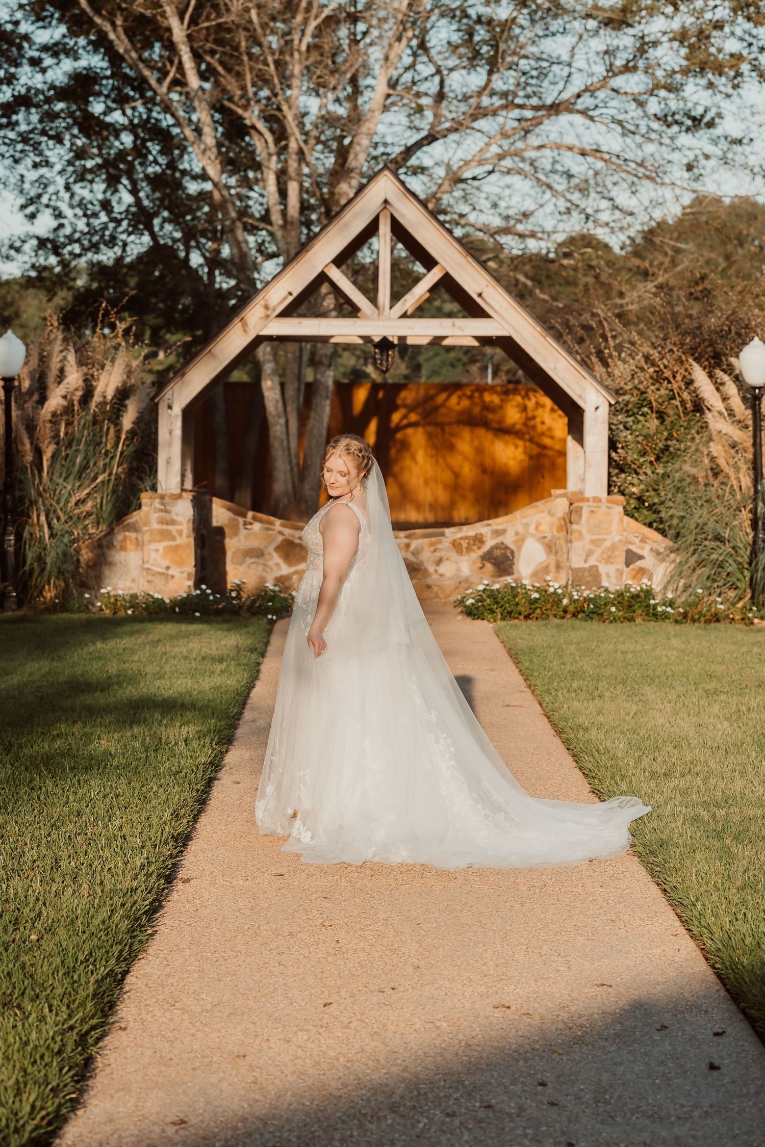 Longview TX bridal photography session with classic bridal portraits
