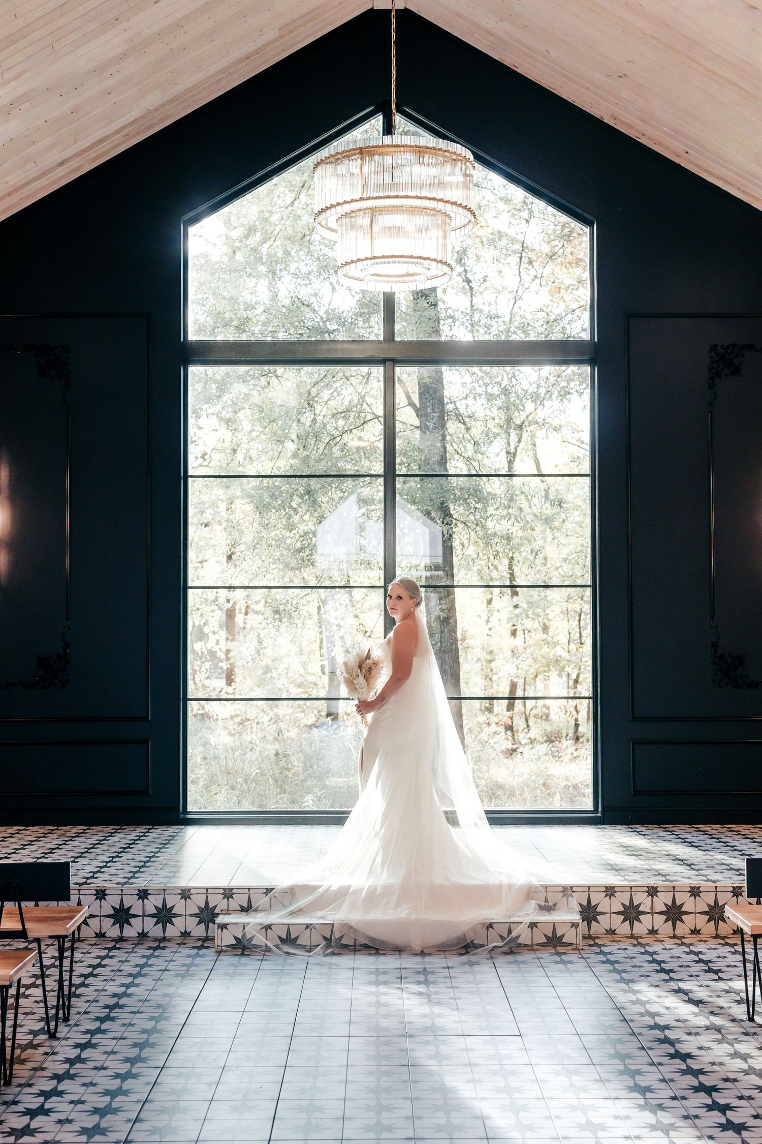 Longview TX bridal photographer capturing timeless bridal portraits
