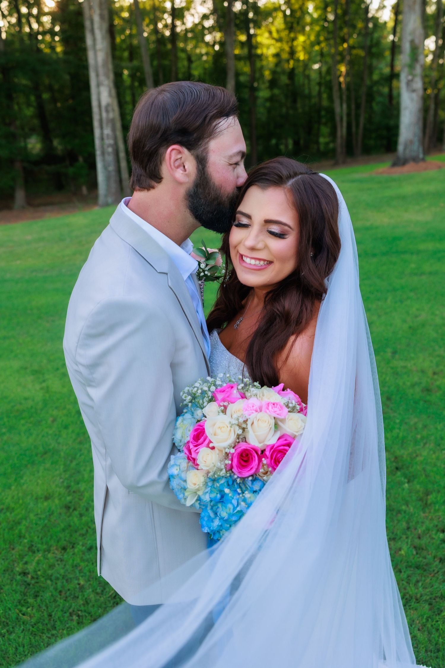 Longview TX wedding photographer capturing timeless wedding imagery.