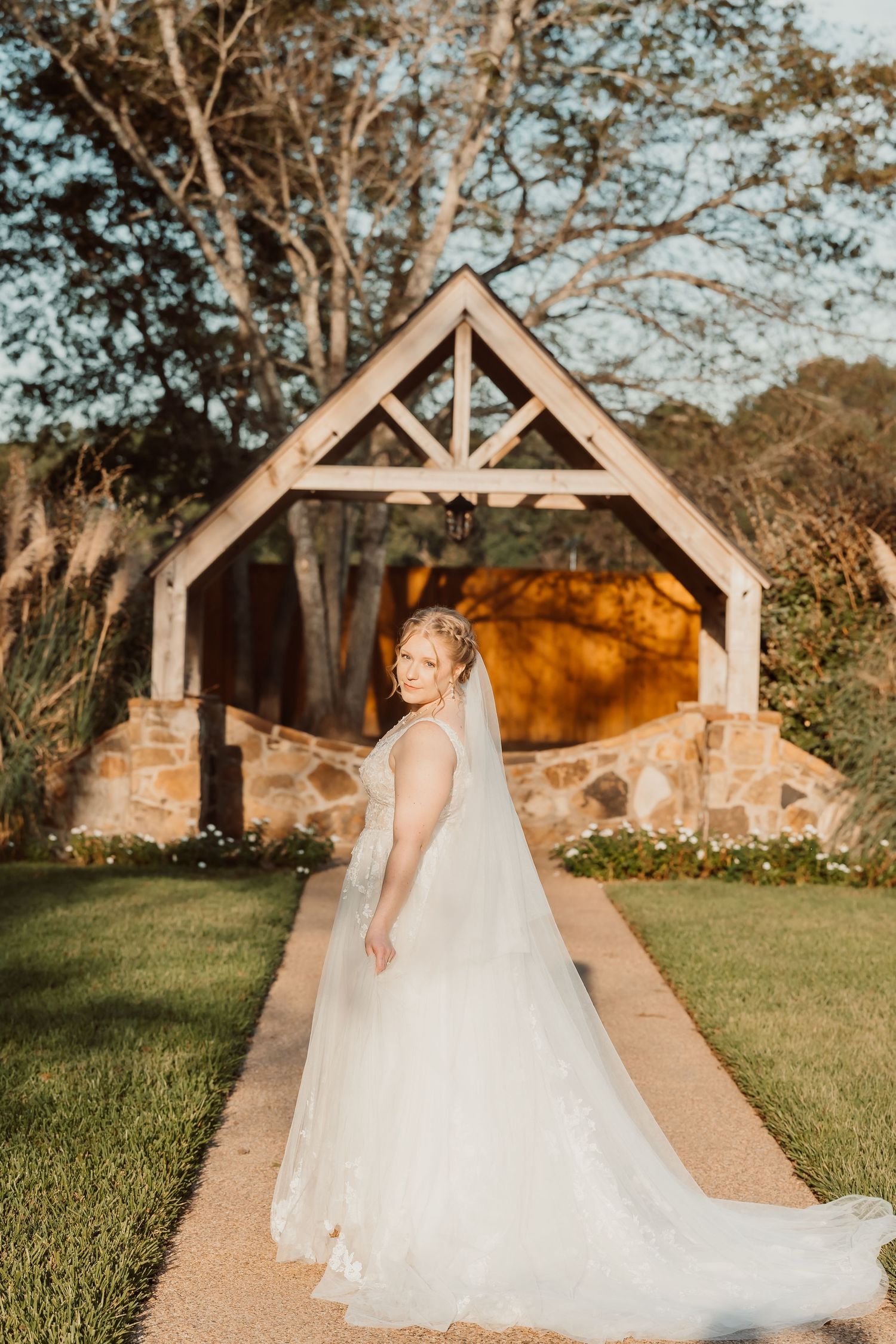 East Texas bridal photographer capturing romantic bridal session