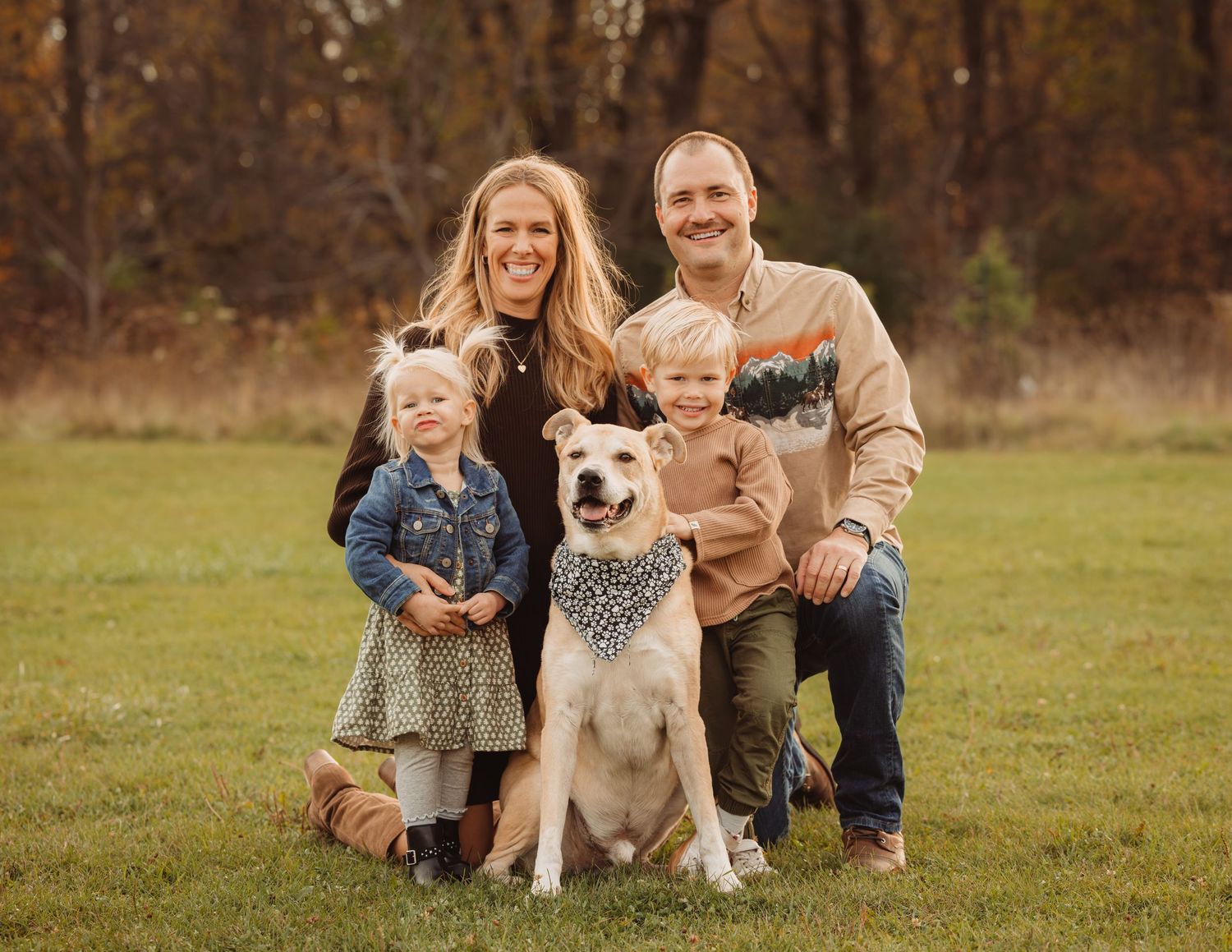 Waukesha family photographed at Menomonee Park. Candid, joyful, and luxury family photography capturing memories to treasure forever.
