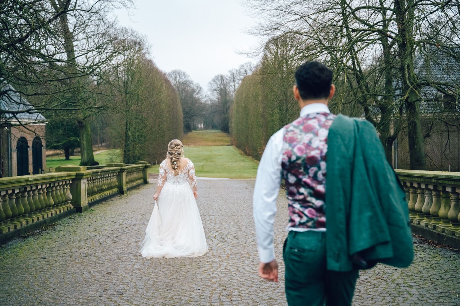Cinematische trouwfilm still van bruiloft van weddingbygomes in Nederland/Zandvoort, Weddingbygomes trouwvideograaf Nederland