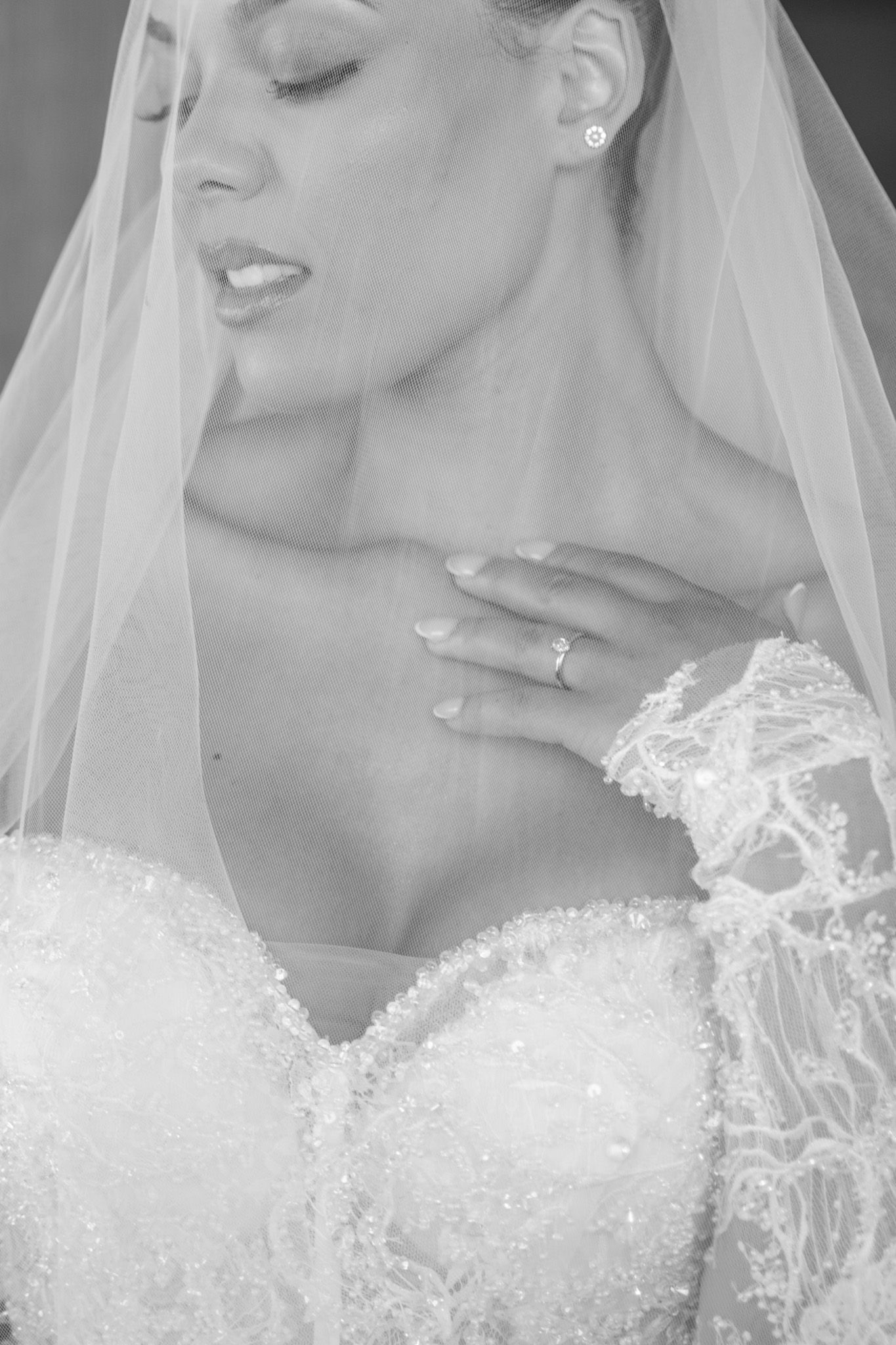 Cinematische trouwfilm still van bruiloft van weddingbygomes in Duitsland/Dusseldorf, Weddingbygomes trouwvideograaf Nederland