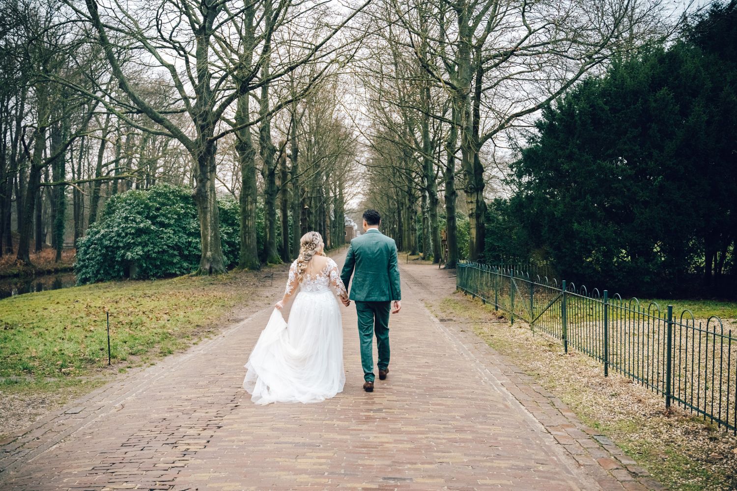Cinematische trouwfilm still van bruiloft van weddingbygomes in Nederland/Zandvoort, Weddingbygomes trouwvideograaf Nederland