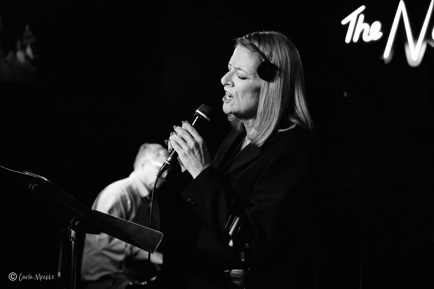 Fran Benedict sings jazz at The Nash jazz club jam night. Phoenix Arizona