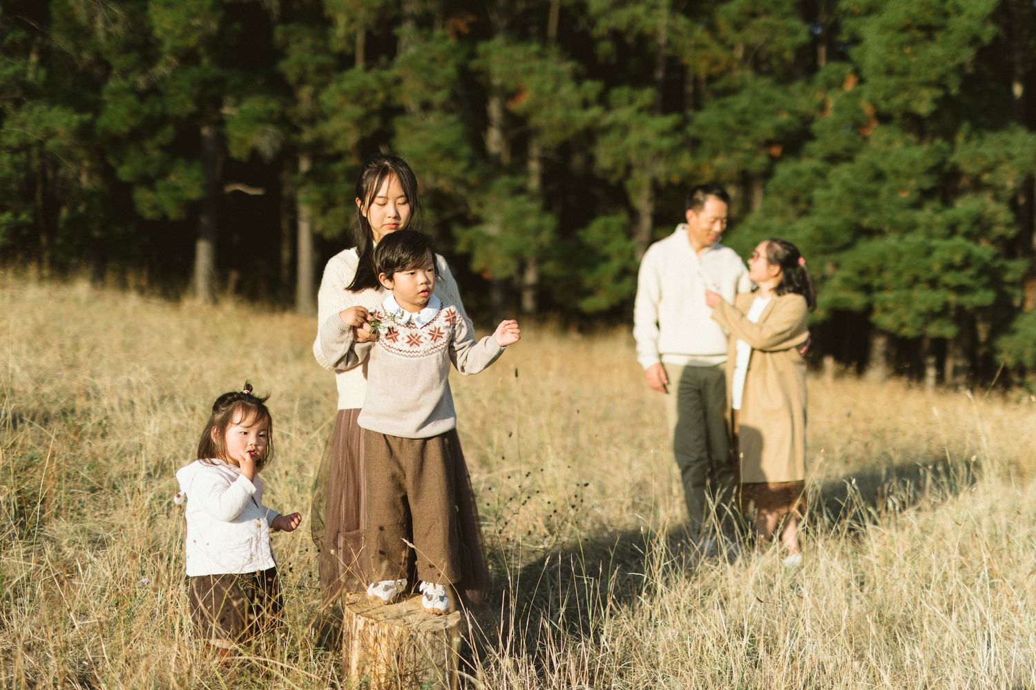 Adelaide Family Photographer - Outdoor Family Photoshoot Session