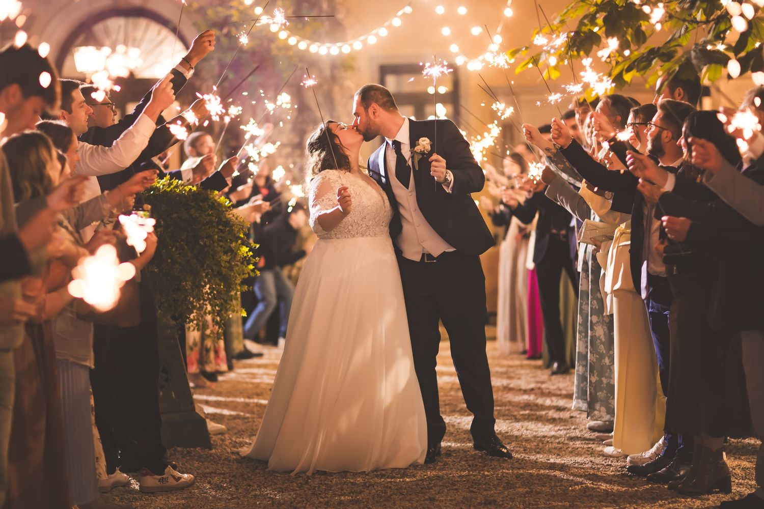 foto di matrimonio sposi elegante raffinatouscita con stelline serale tagliko torta villa foscarini cornaro