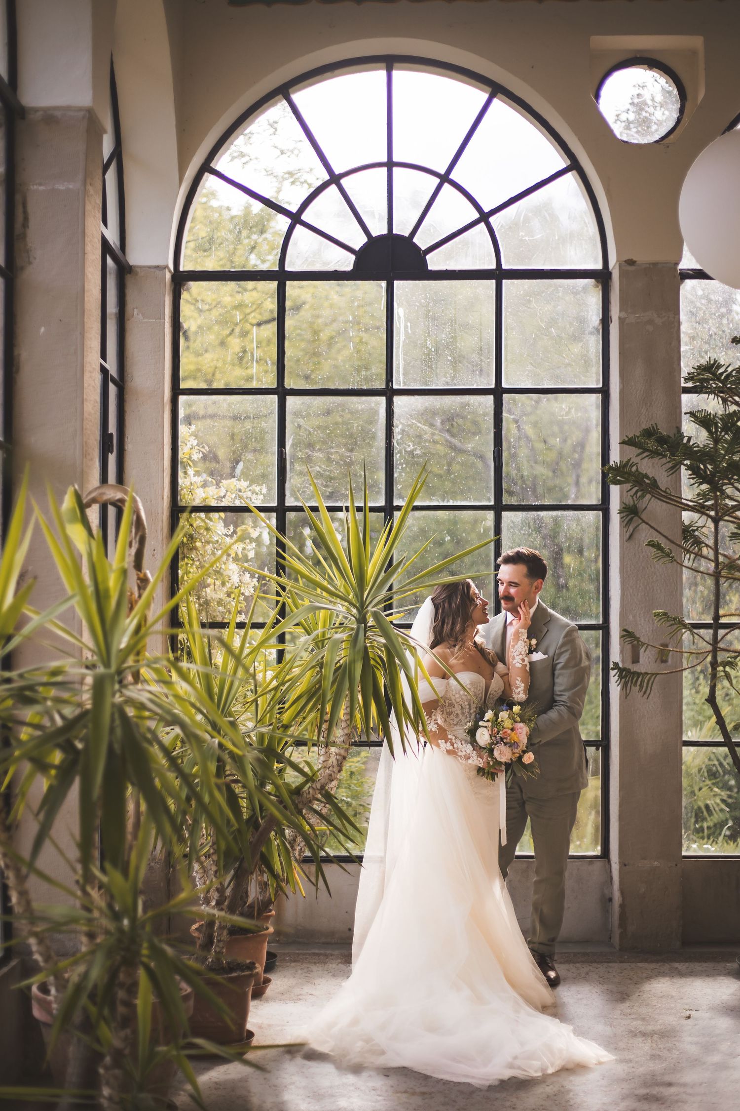 foto di matrimonio sposi elegante raffinato serra orangerie  villa  varda villa cavarzerani brugnera pordenone
