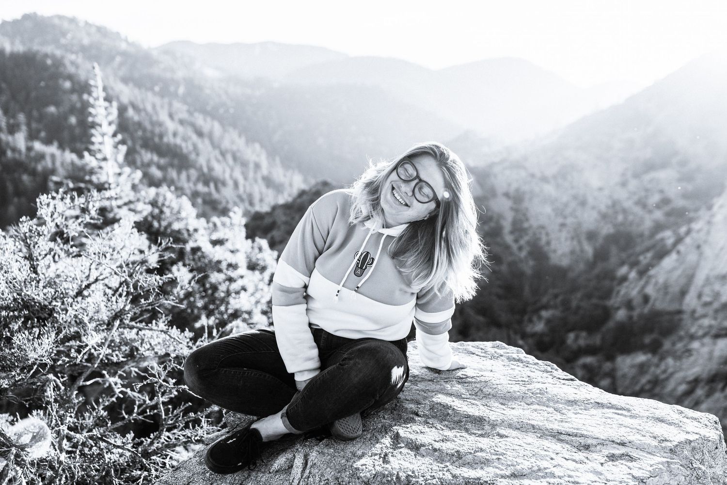 Professional elopement photographer for adventure sessions in Utah. Moab, Zion, Bryce and more
