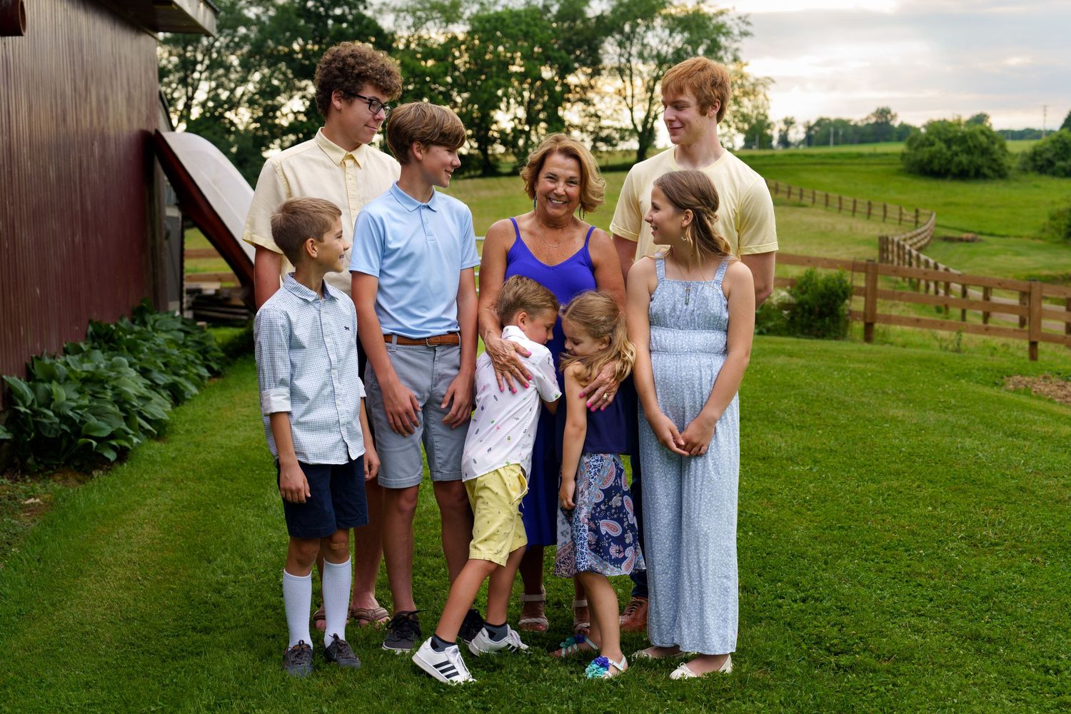 Extended family portrait outdoors in Columbus, Ohio, photographed by Jamie Macey Photography