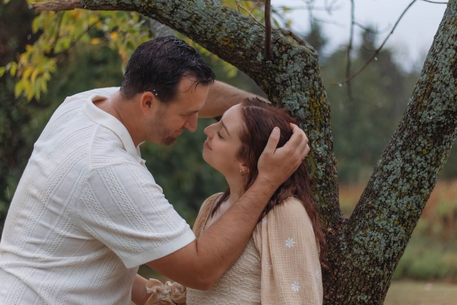 oklahoma couple in the rain for a photoshoot