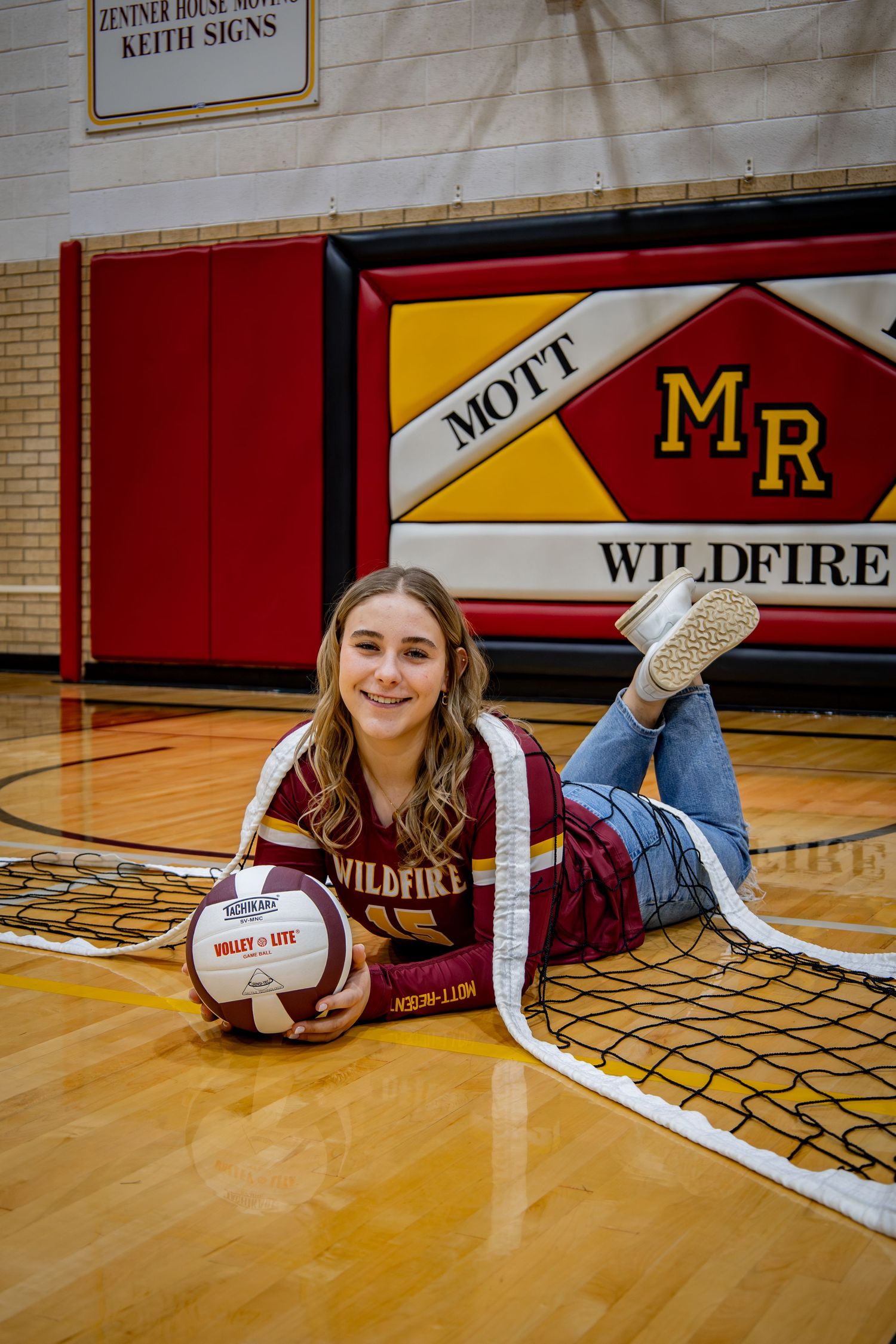 Dickinson senior photographer North Dakota Prairie Glow Photography delivering timeless senior portrait photography style.