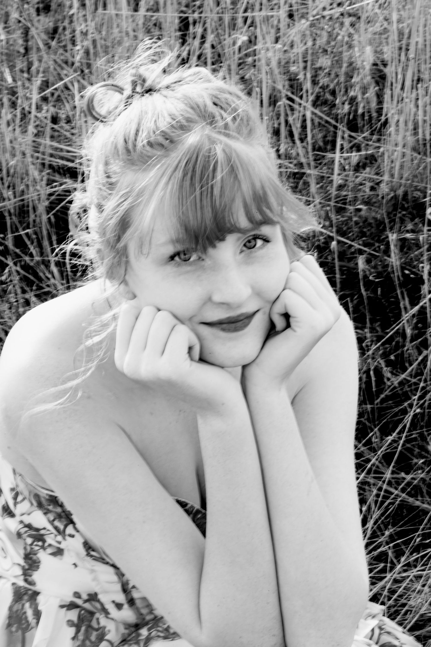 Professional senior portraits in Northern Utah with natural light and timeless style