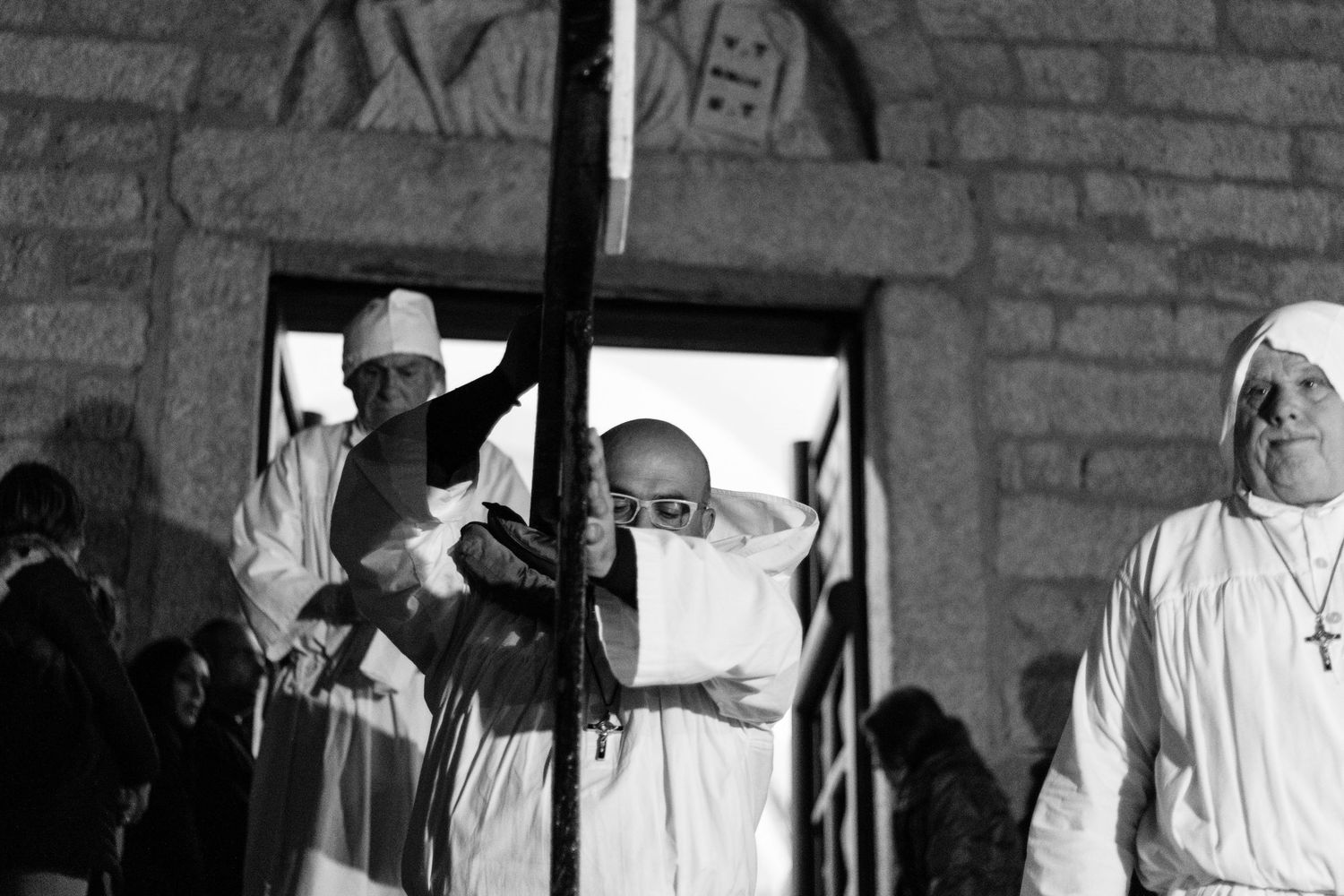S'Iscravamentu religious ritual in Olbia, Sardinia - Emotional black and white storytelling by Marco Eretta