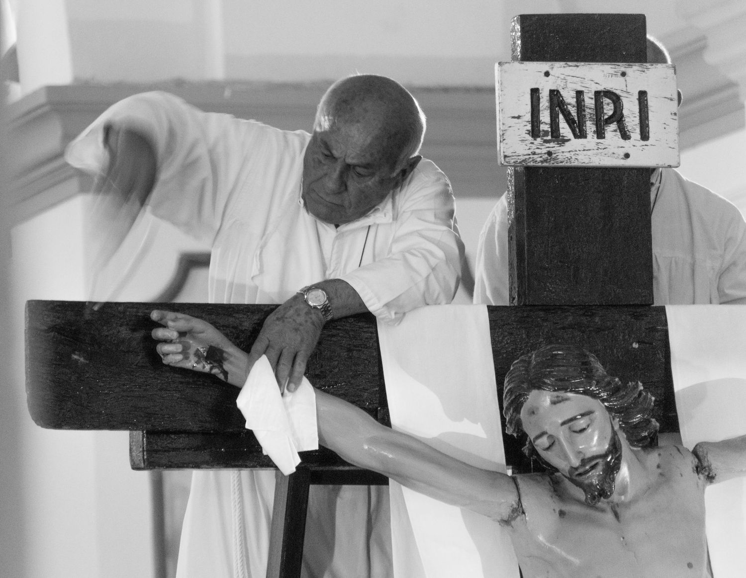 S'Iscravamentu religious ritual in Olbia, Sardinia - Emotional black and white storytelling by Marco Eretta