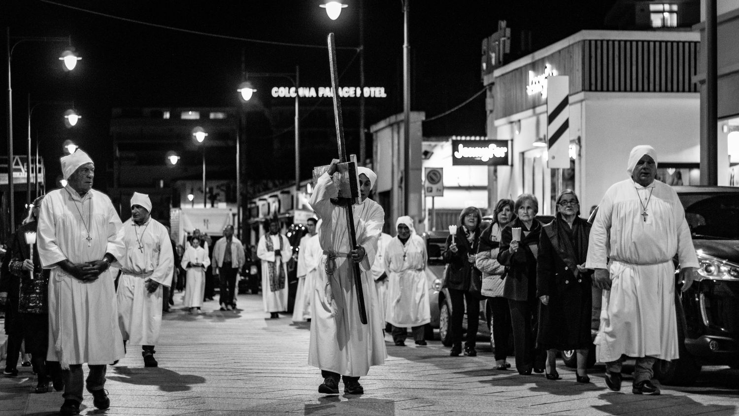 S'Iscravamentu religious ritual in Olbia, Sardinia - Emotional black and white storytelling by Marco Eretta