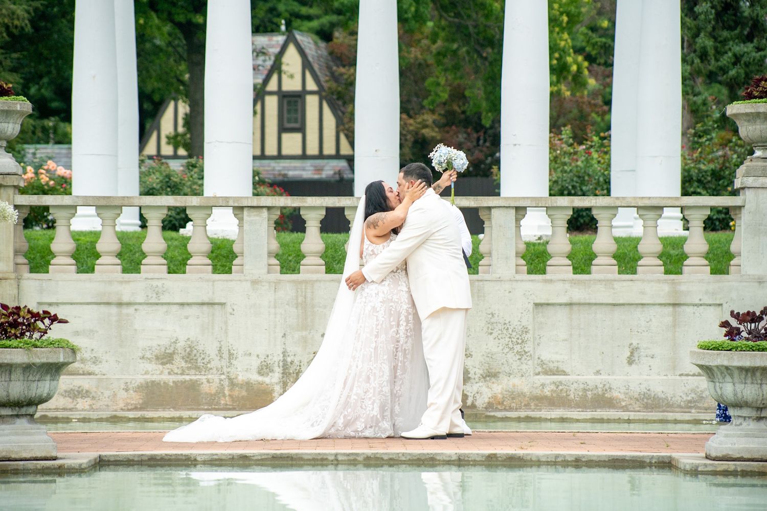 Wedding photographers near Fort Wayne, Indiana
