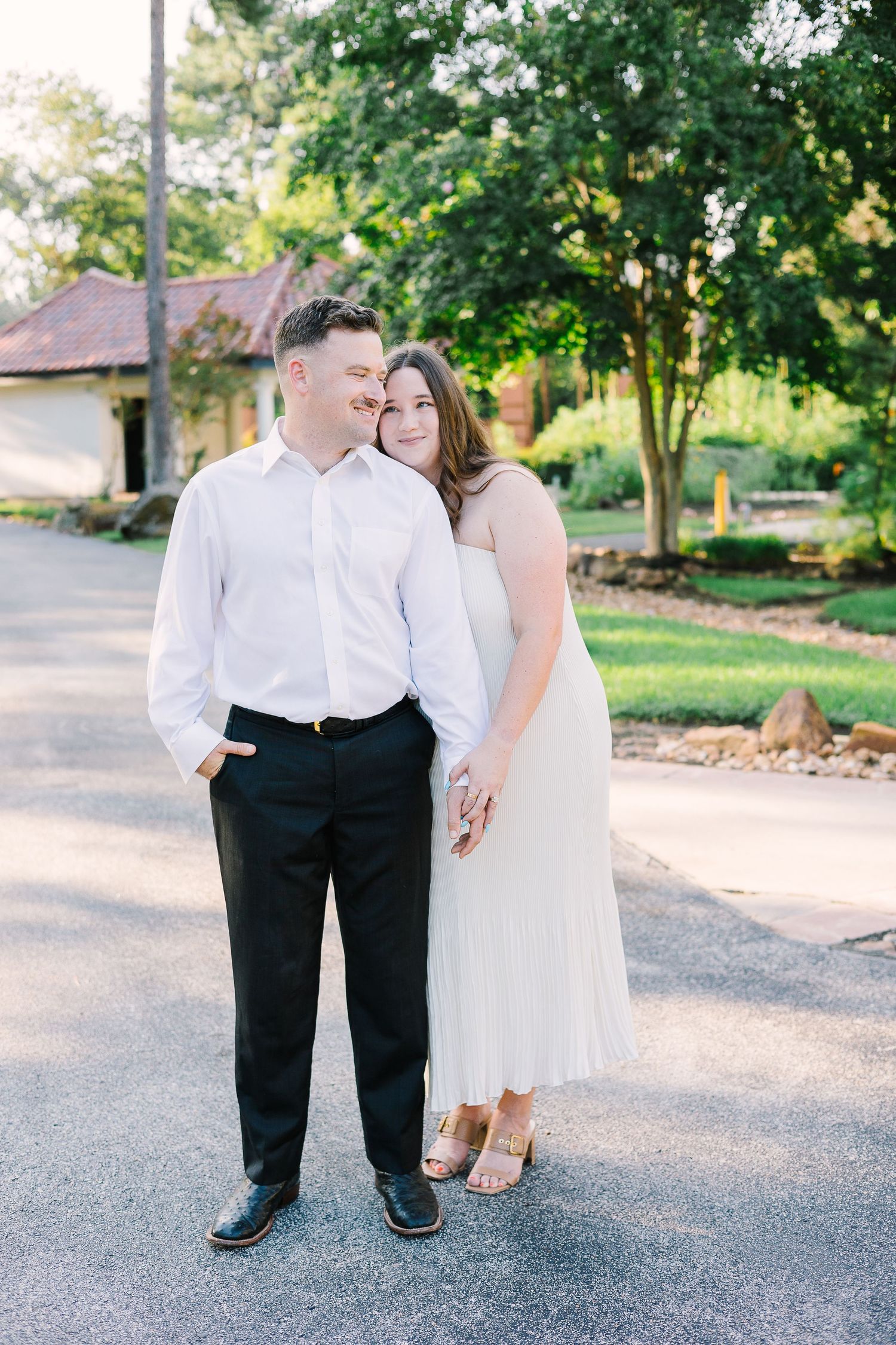 A love-filled couples session set at the Texas Alamo, with its historic charm providing a breathtaking backdrop. The couple’s connection shines through in this photography session, creating elegant and heartfelt images that honor both their relationship and the spirit of Texas