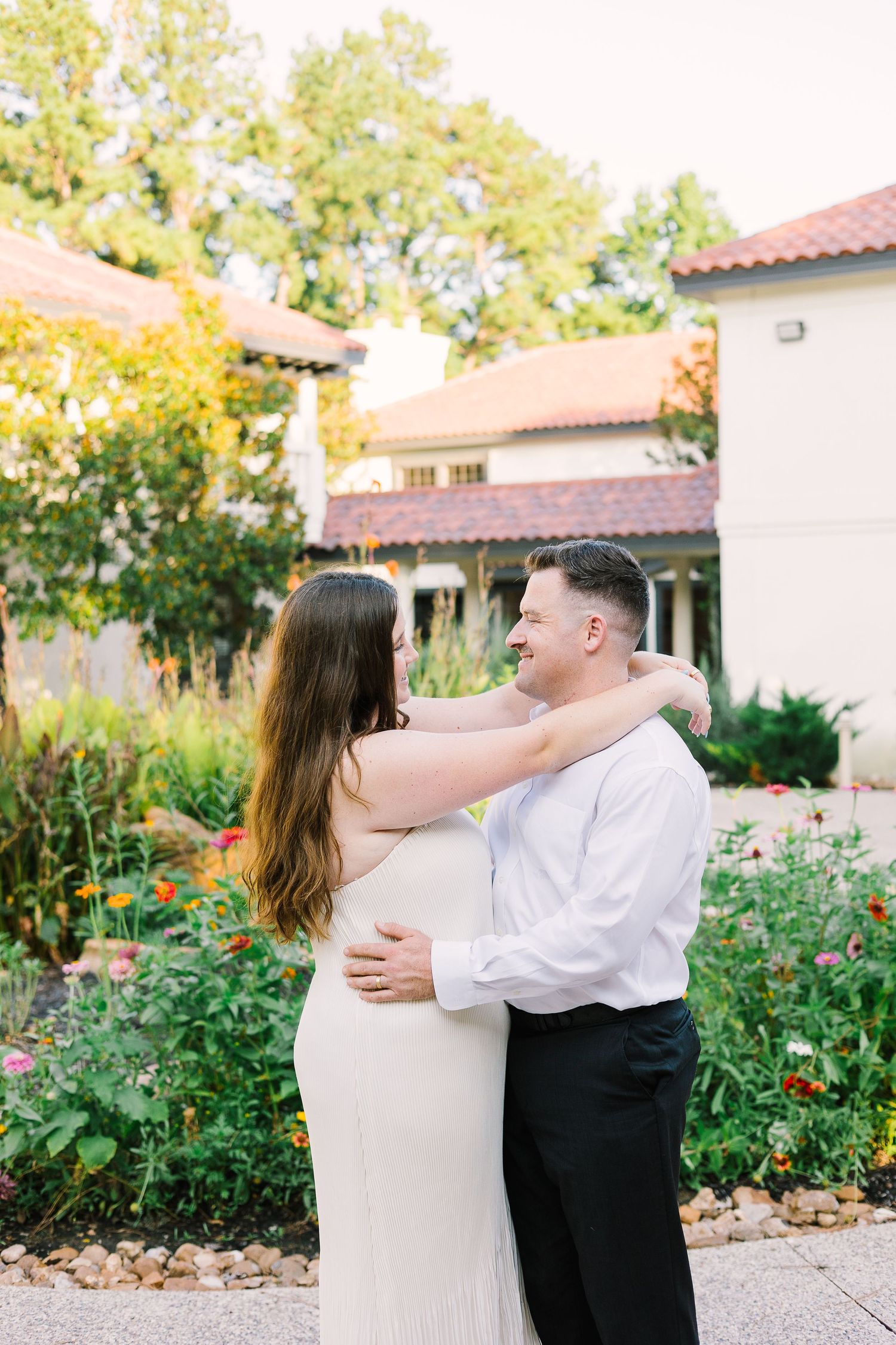 A love-filled couples session set at the Texas Alamo, with its historic charm providing a breathtaking backdrop. The couple’s connection shines through in this photography session, creating elegant and heartfelt images that honor both their relationship and the spirit of Texas