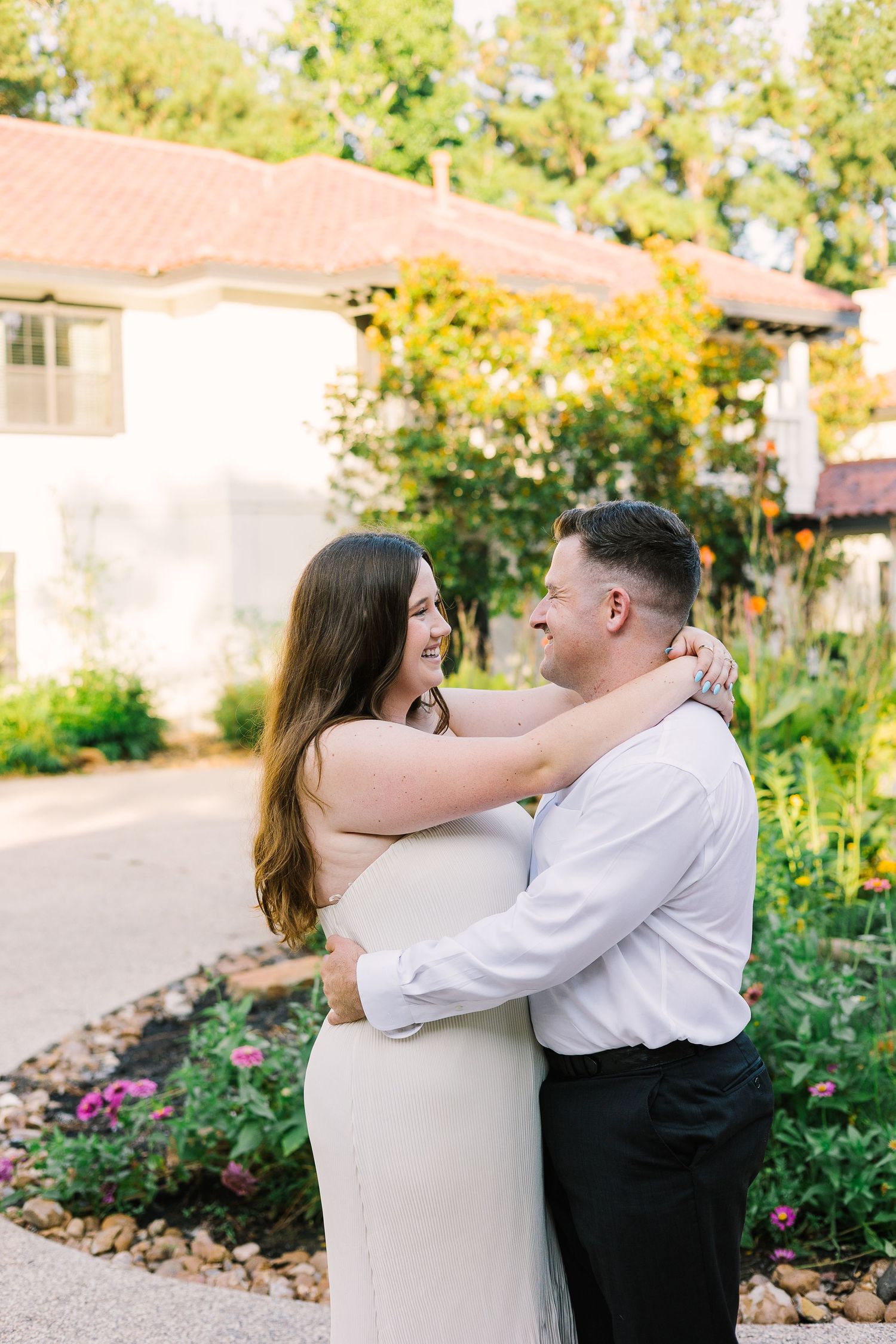 A love-filled couples session set at the Texas Alamo, with its historic charm providing a breathtaking backdrop. The couple’s connection shines through in this photography session, creating elegant and heartfelt images that honor both their relationship and the spirit of Texas