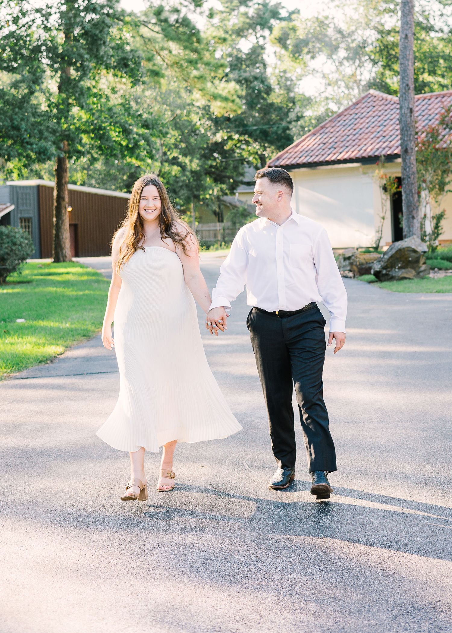 A love-filled couples session set at the Texas Alamo, with its historic charm providing a breathtaking backdrop. The couple’s connection shines through in this photography session, creating elegant and heartfelt images that honor both their relationship and the spirit of Texas