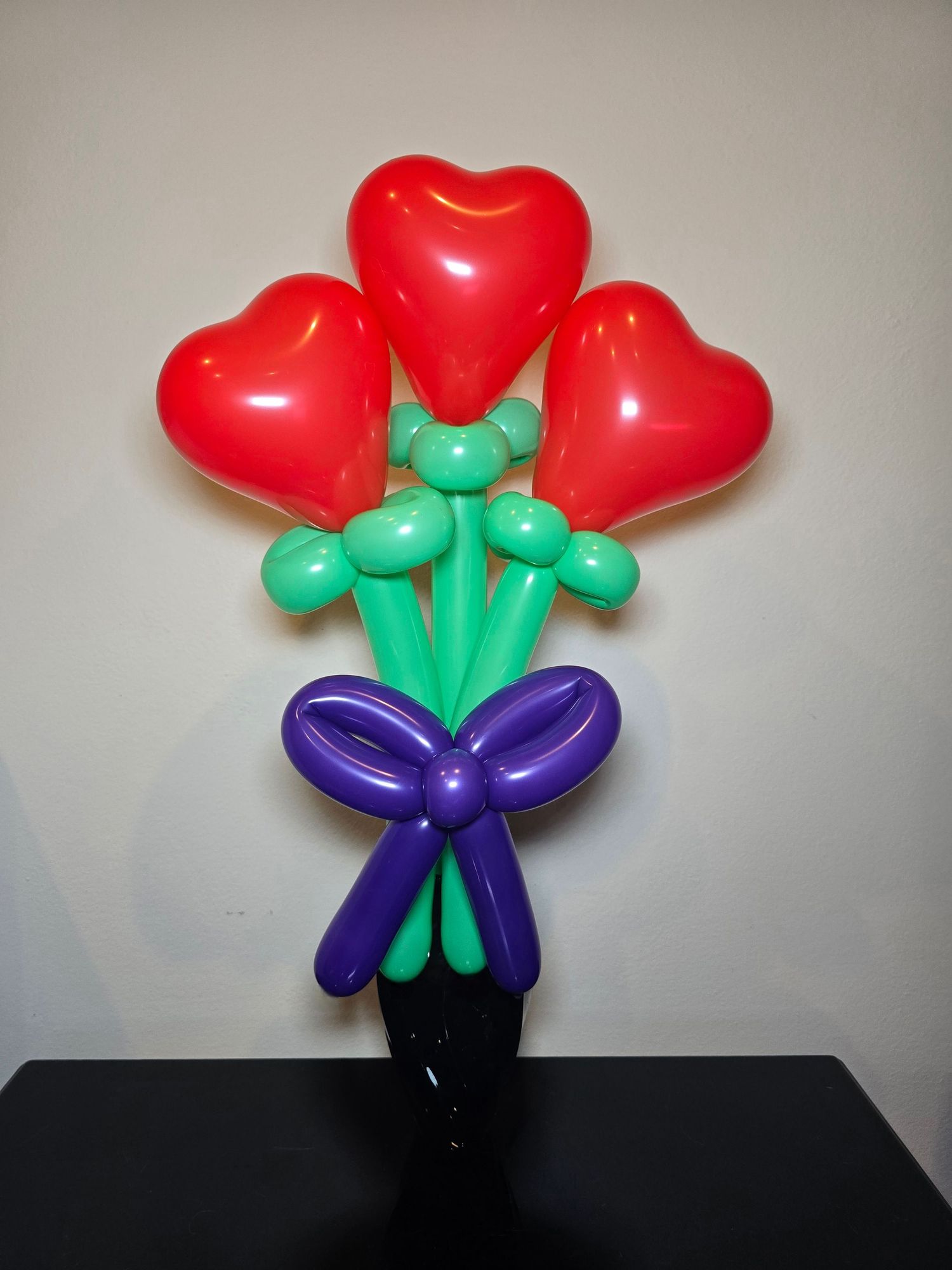 Love Heart Balloon Bouquet.
Professional Balloon Twisting.