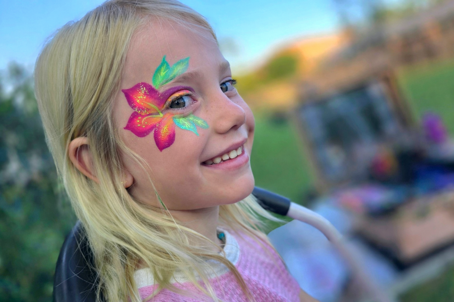 Angels Artistry. Professional Makeup, Face Paint & Balloon Twist Artist.
Face Paint, Character Makeup, Balloon Twist & Glitter Bar Artistry