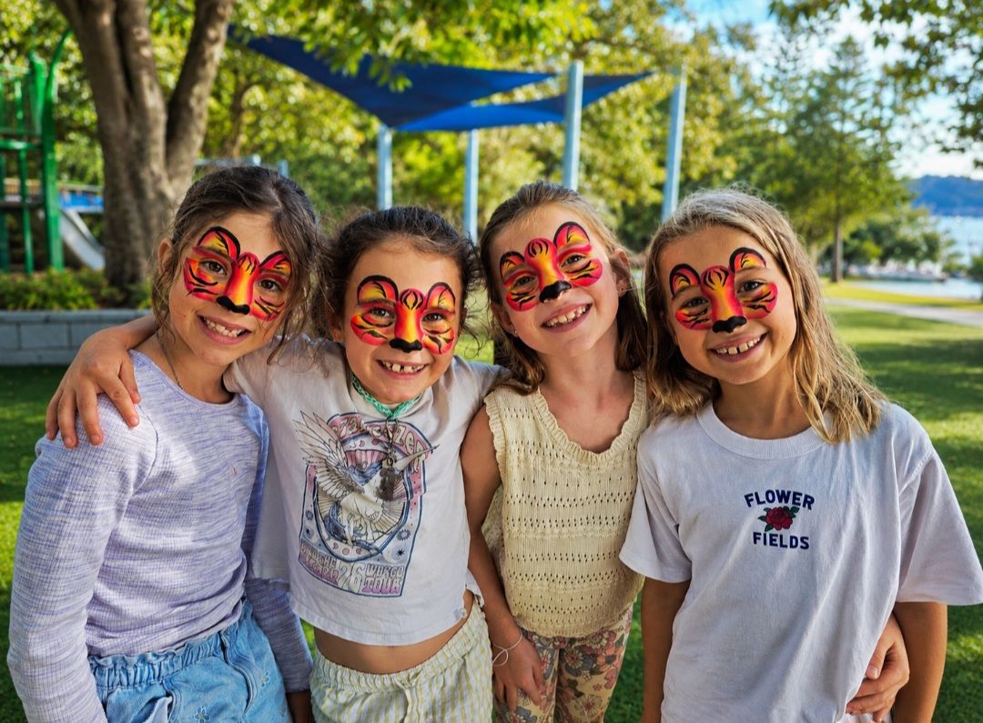 Angels Artistry. Professional Makeup, Face Paint & Balloon Twist Artist.
Face Paint, Character Makeup, Balloon Twist & Glitter Bar Artistry