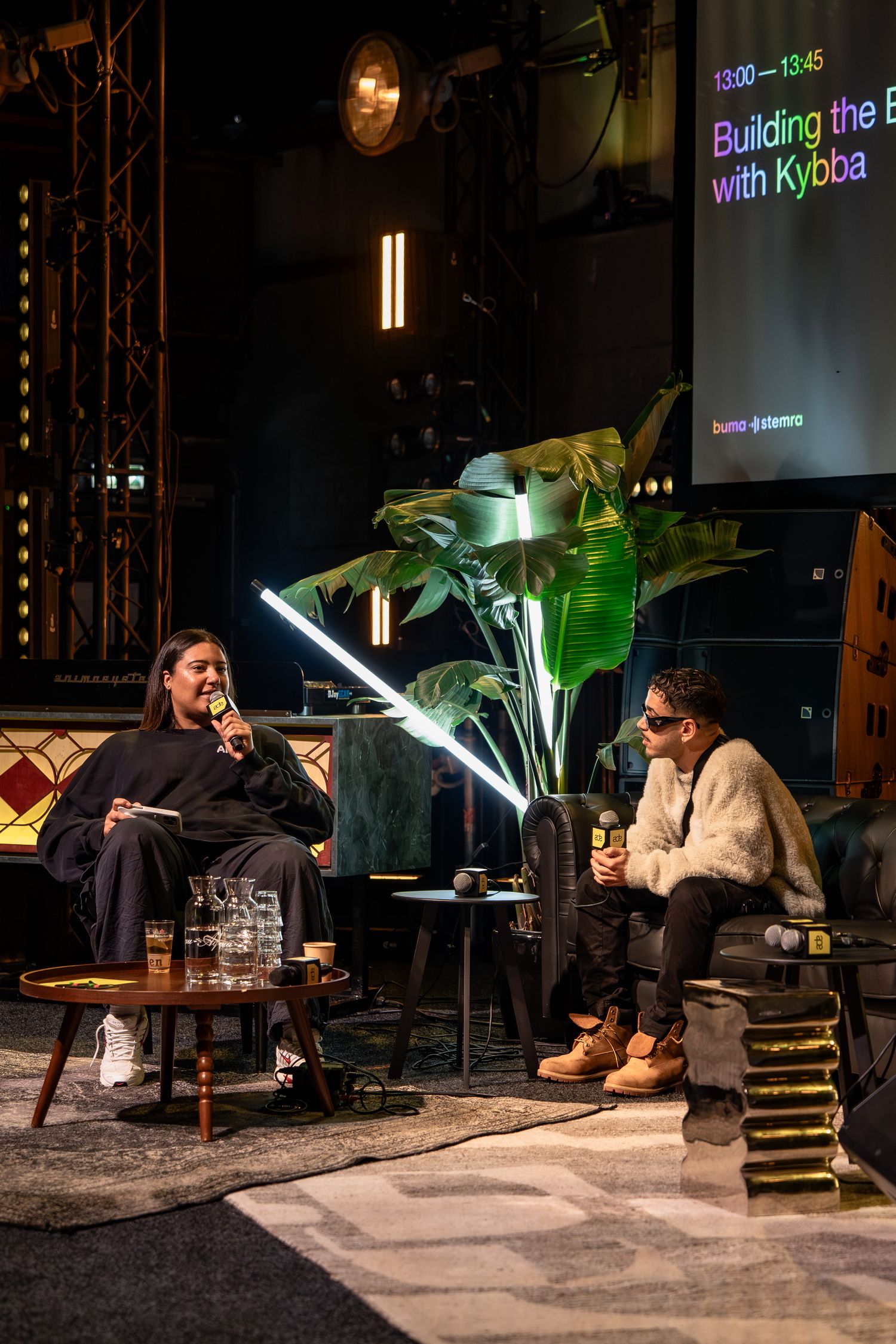 DJ of act op ADE Westweelde festival podium, dynamische fotografie door Eva Berendse