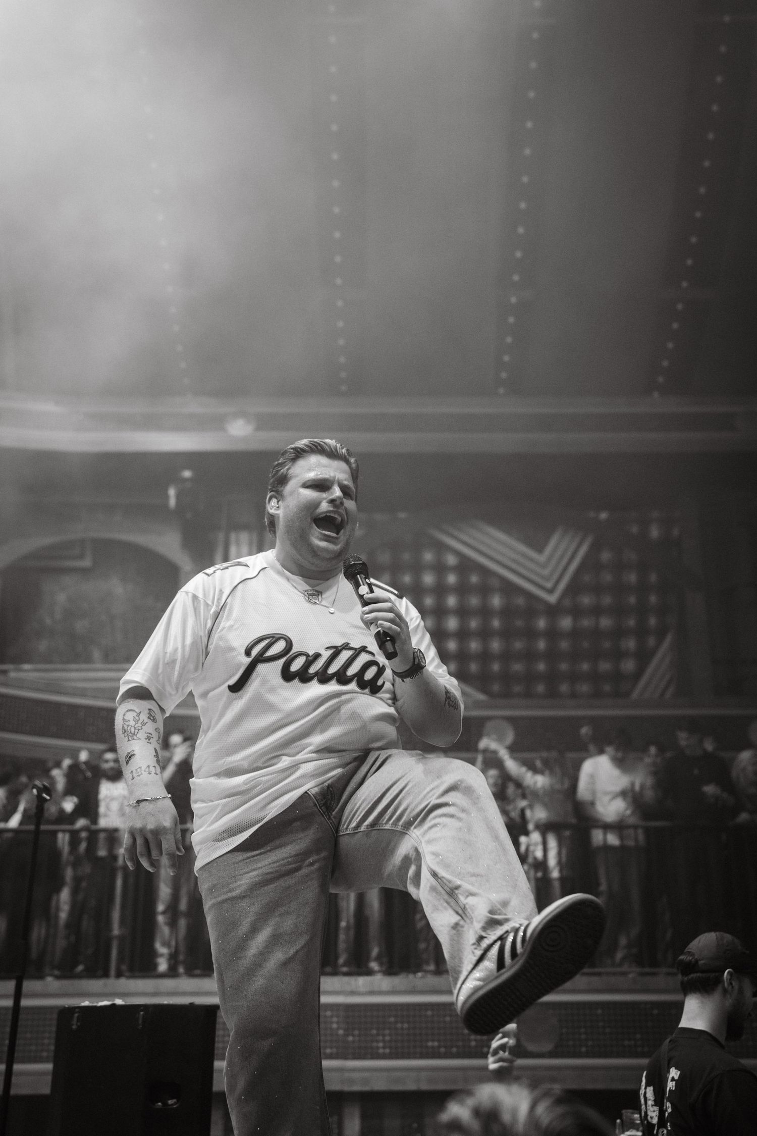 Concert sfeer van Jerome op Paaspop, dynamische festivalfotografie door Eva Berendse Amsterdam