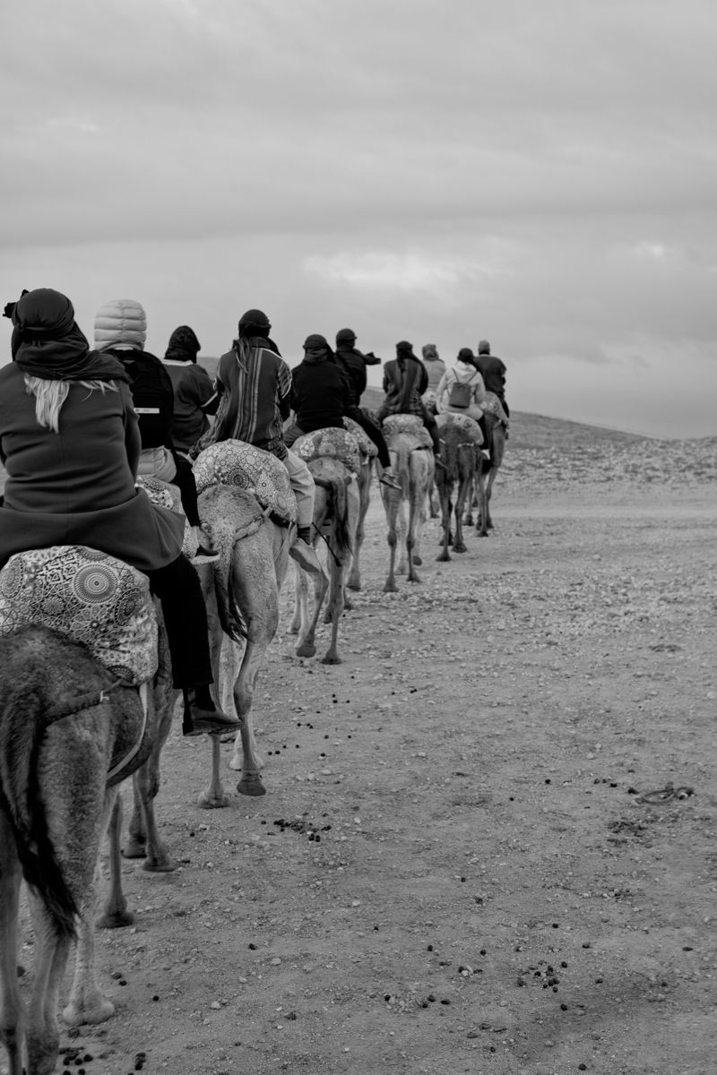 Sfeervolle markt of straatscène in Marrakech Marokko, reisfotografie Eva Berendse