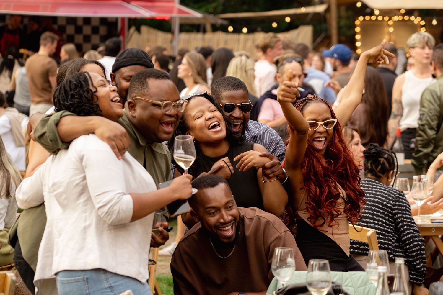Levendige sfeer op wine festival, evenementfotografie door Eva Berendse