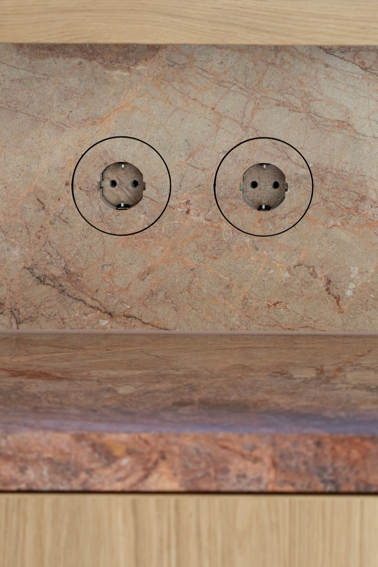 Detail van houten meubelpanelen in verschillende houtsoorten, Format Massimo branding fotografie