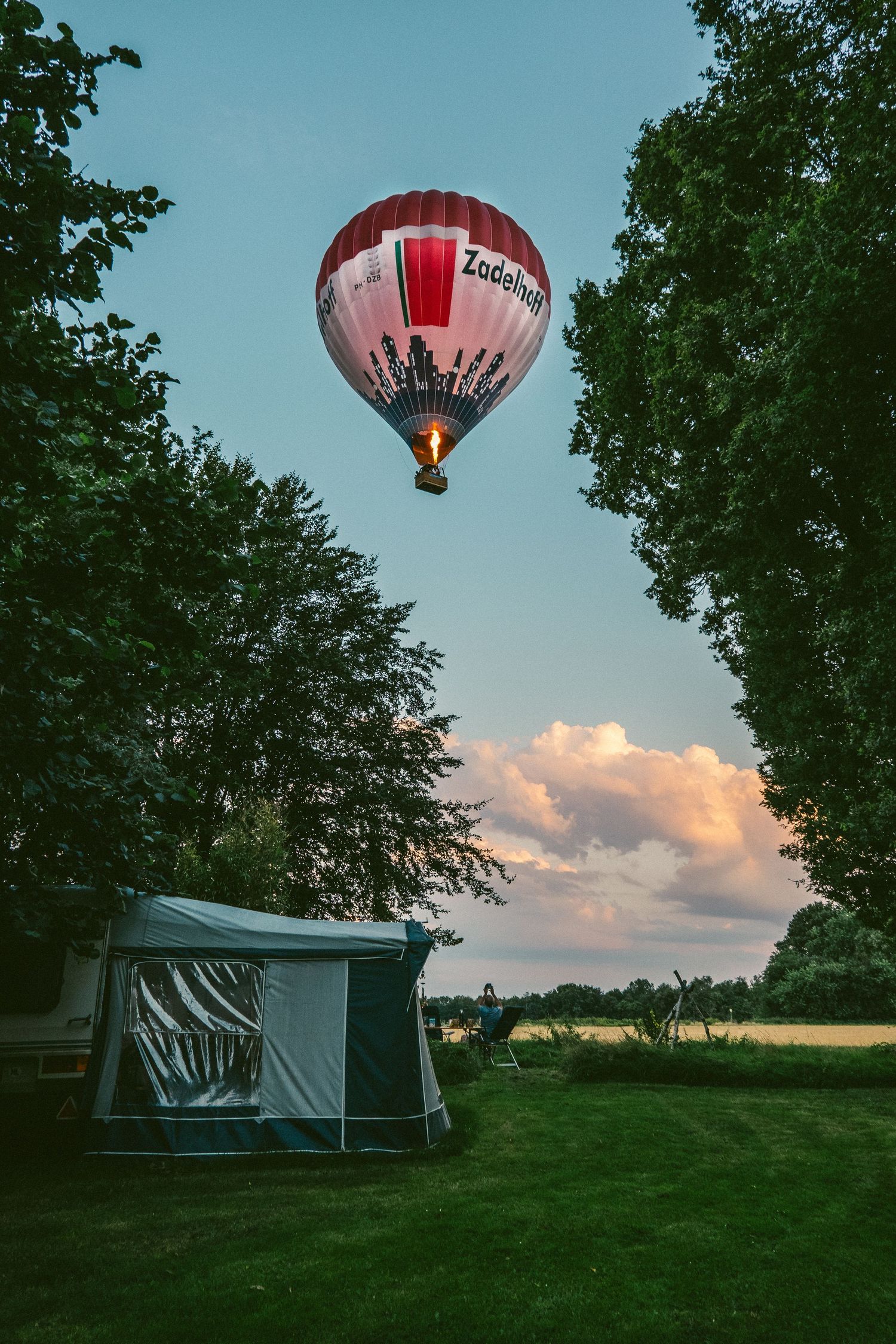 Nature photography capturing natural landscapes, light and atmosphere in a calm outdoor setting.
