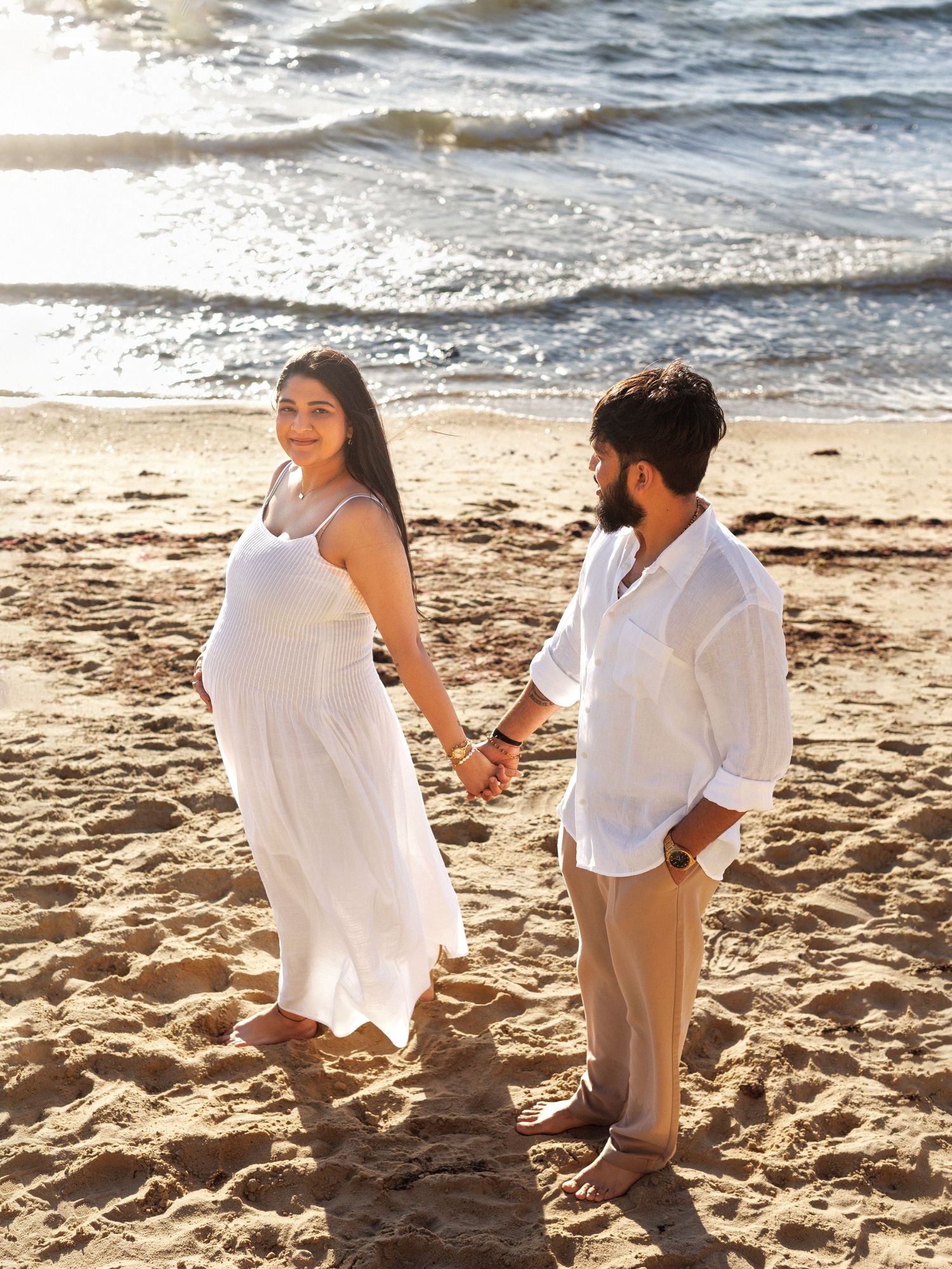 Beach maternity photography session in Melbourne at golden hour