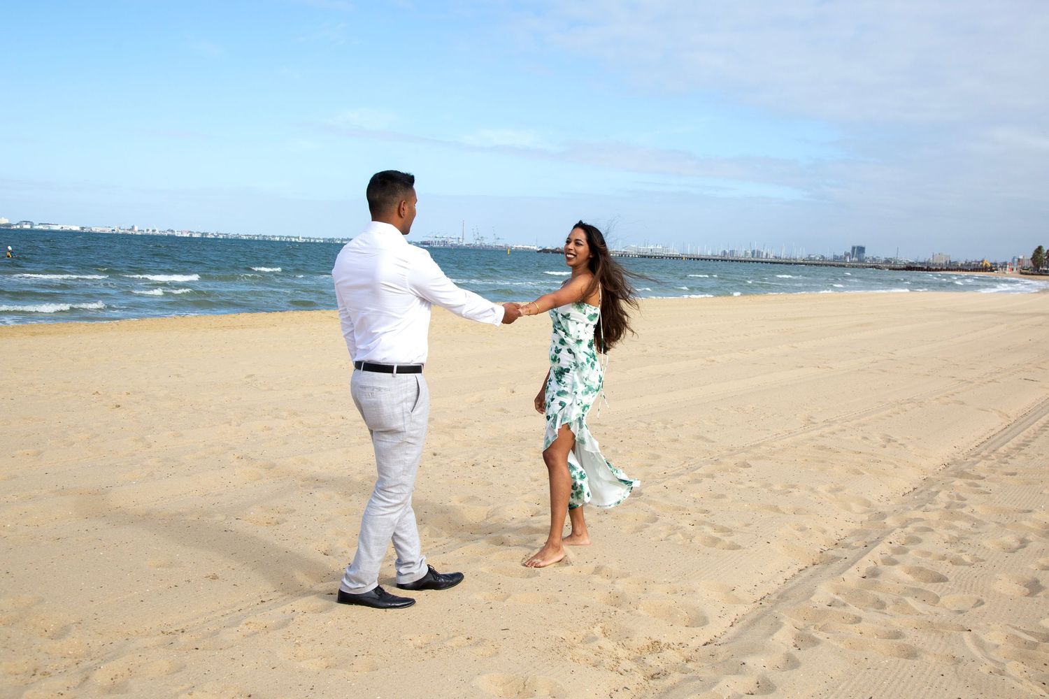 Romantic love story photoshoot in nature