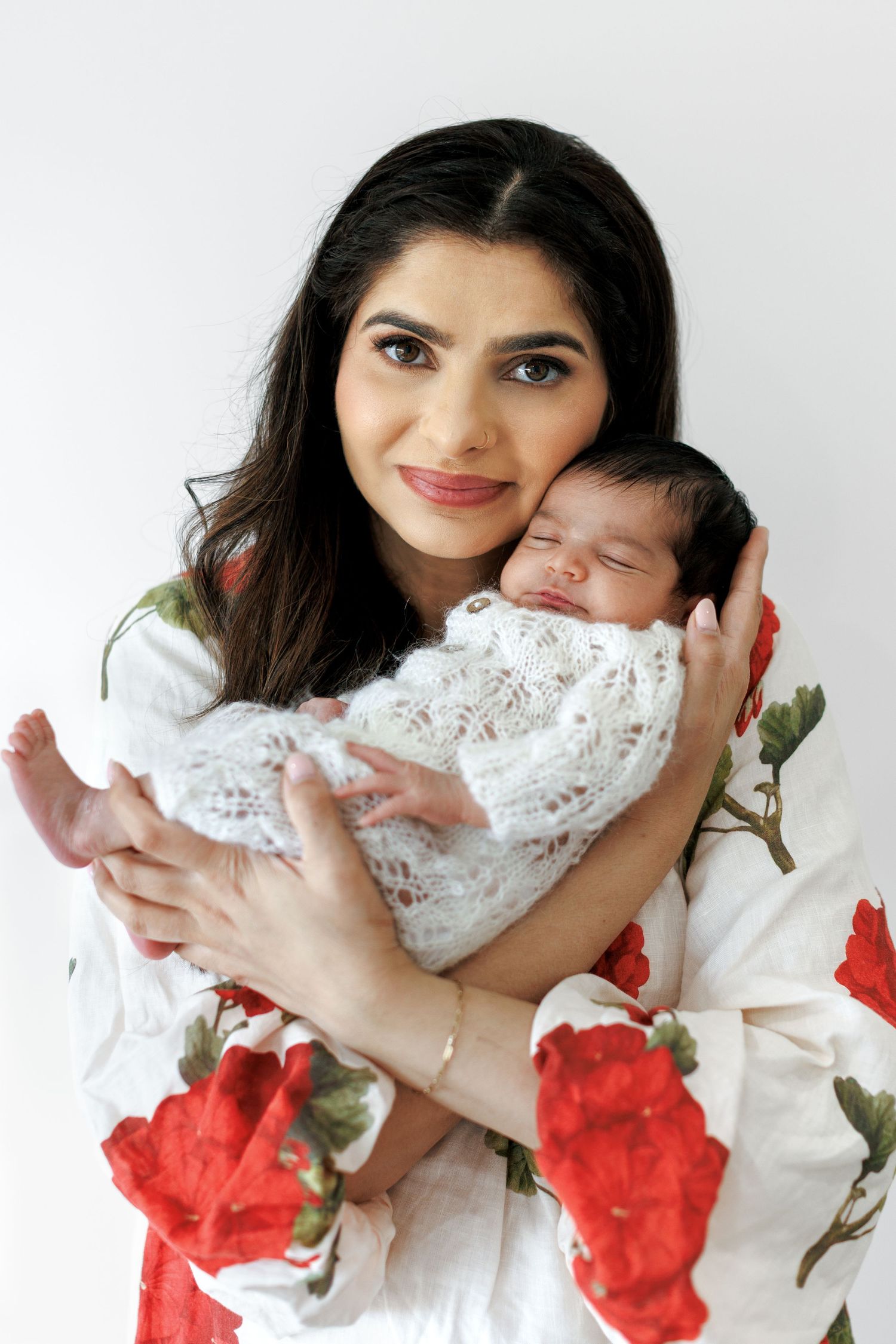 Natural newborn photography portrait with soft light and neutral colours