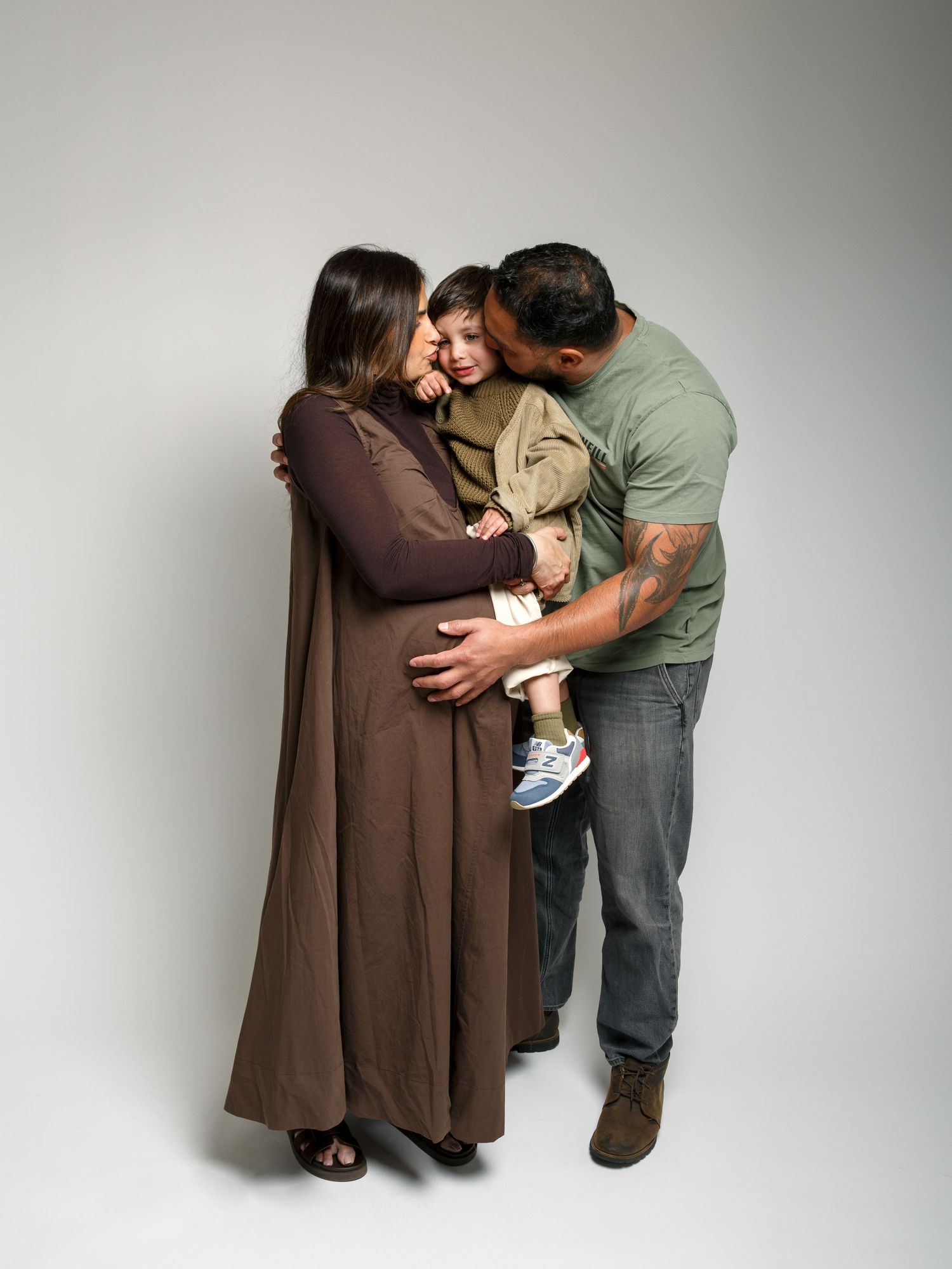 Family photoshoot focused on connection and storytelling