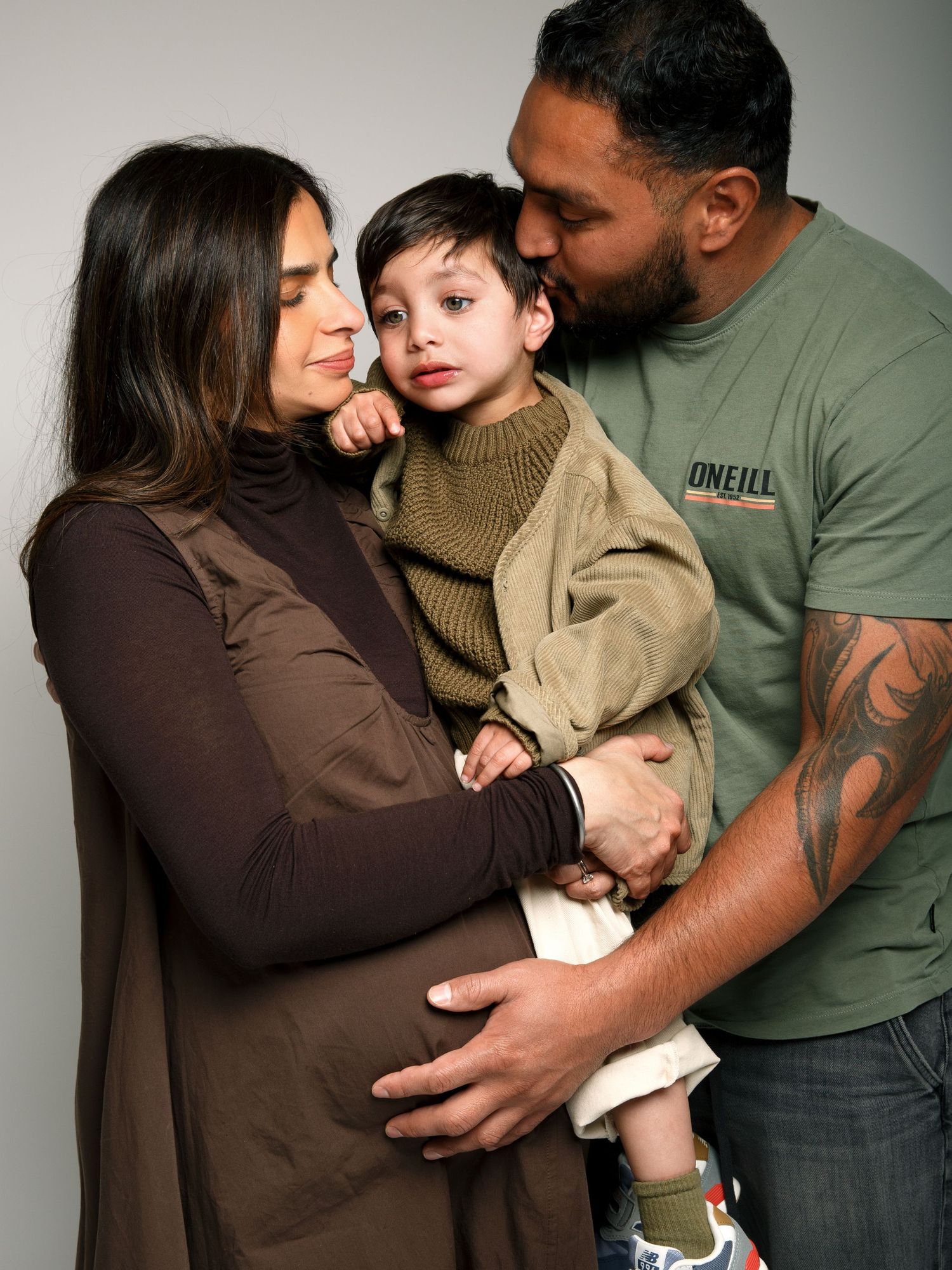 Lifestyle family portrait with parents and children