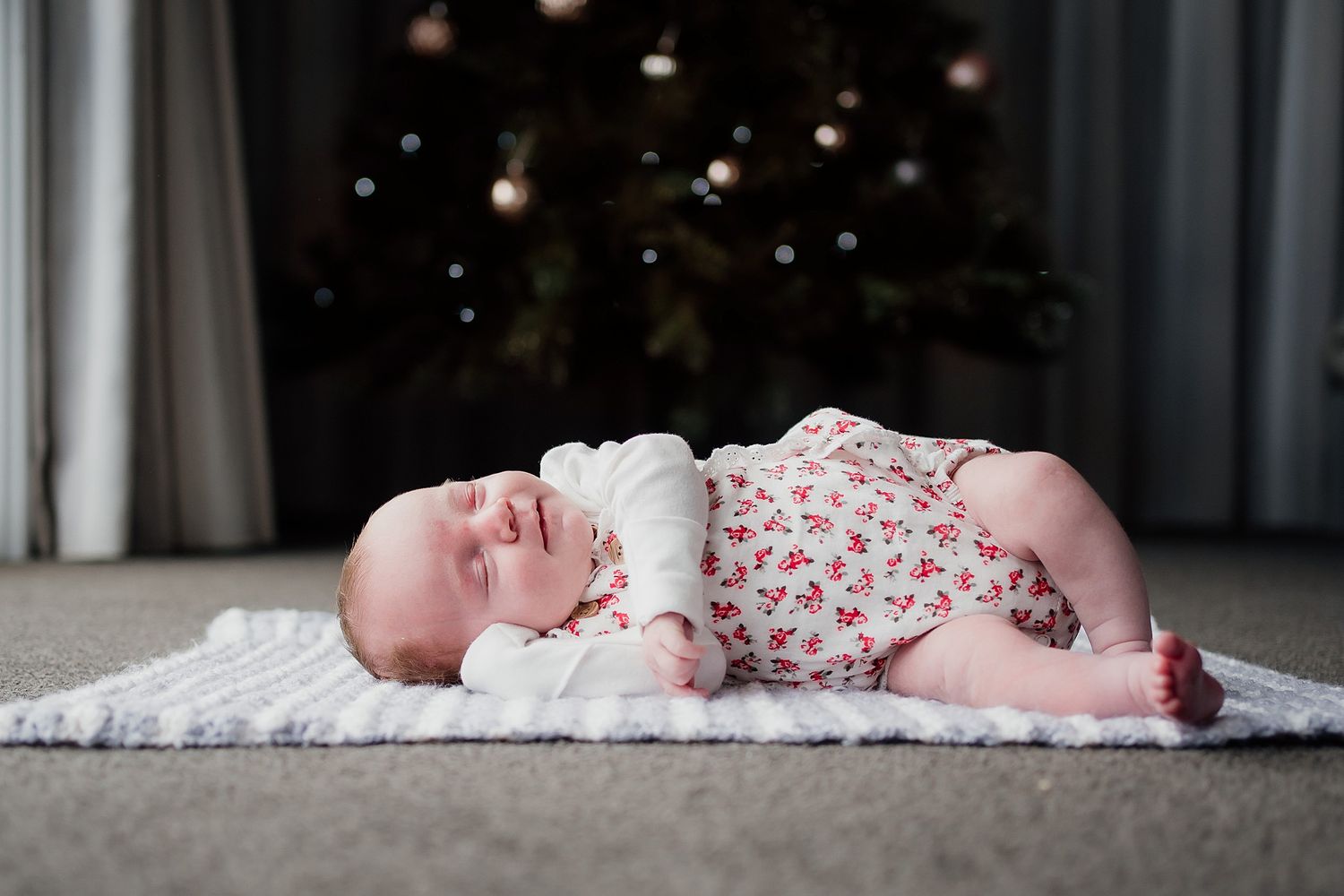 newborn christmas photos