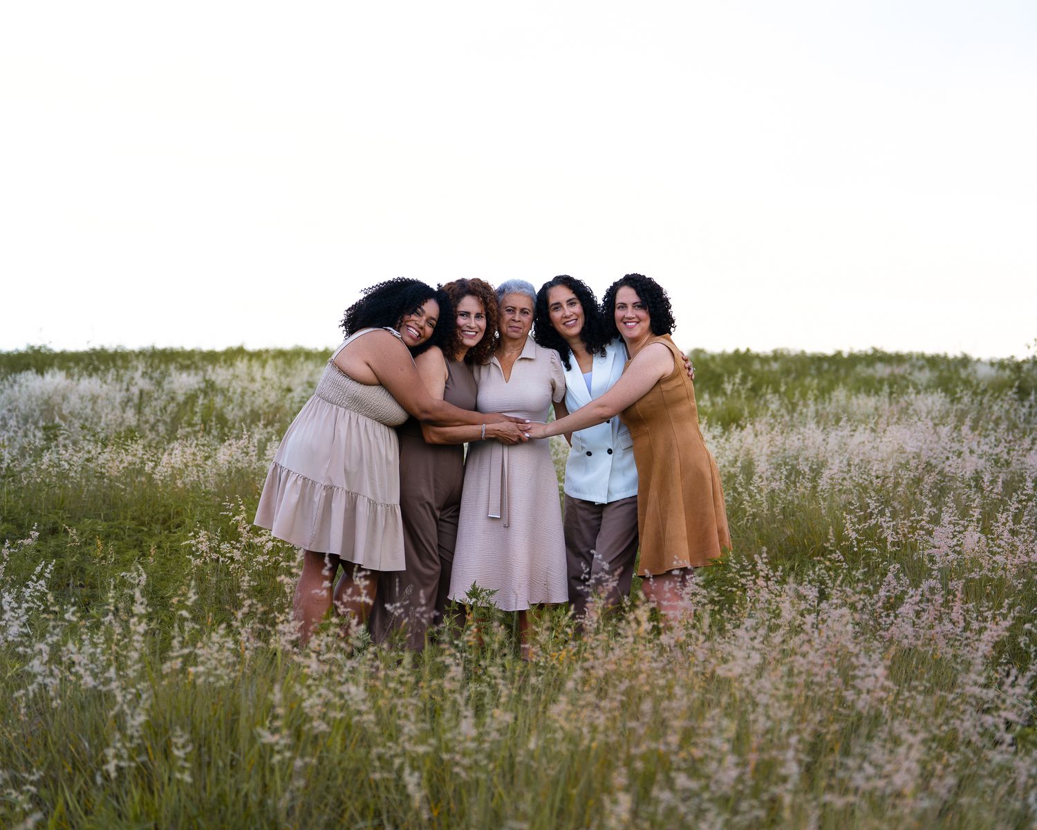 Fotografía profesional de familia en Orlando, sesión en exteriores y studio. Professional family photography in Orlando, outdoor session.