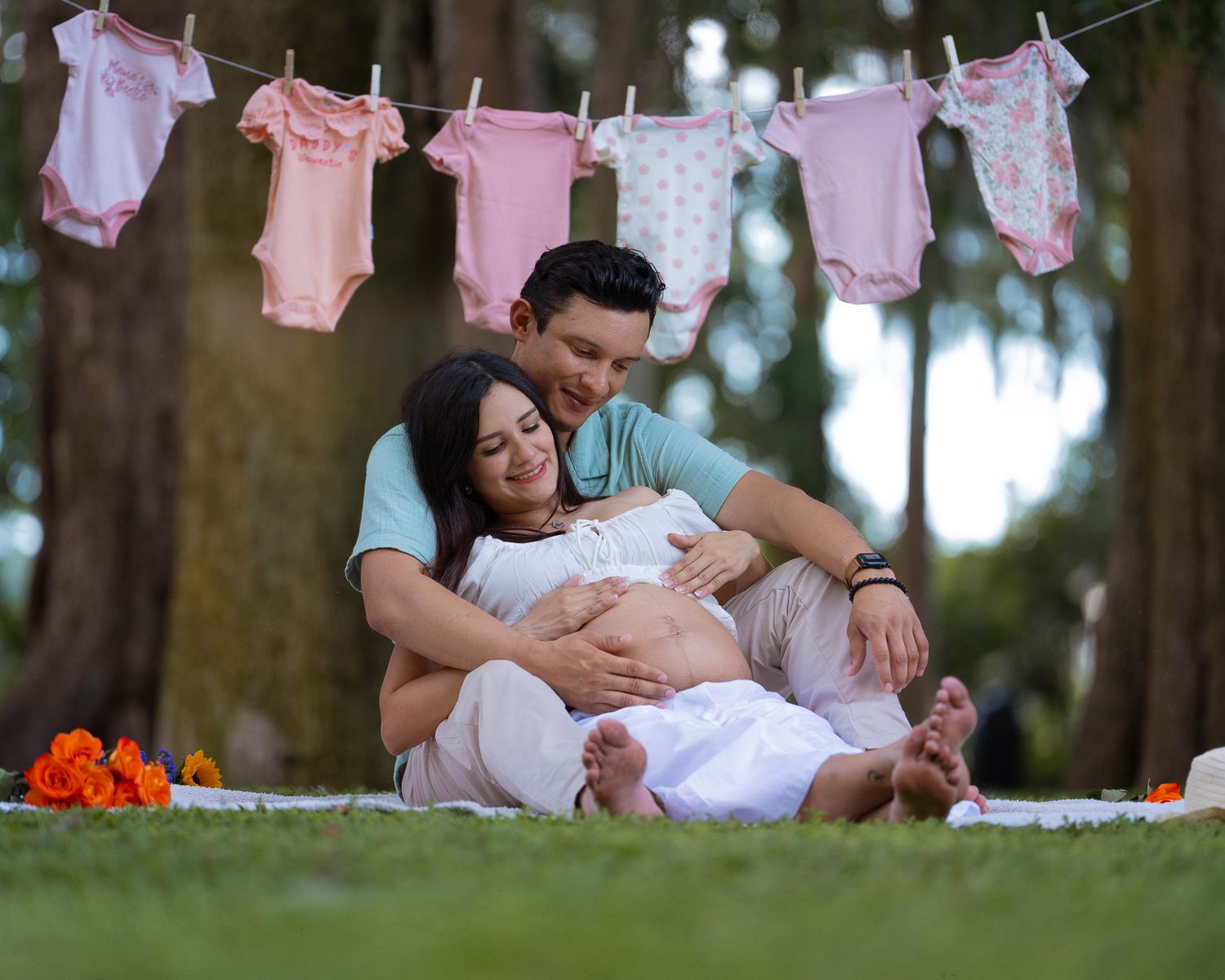 Fotografía de embarazo al aire libre en Orlando con luz natural / Outdoor maternity photography in Orlando with natural light