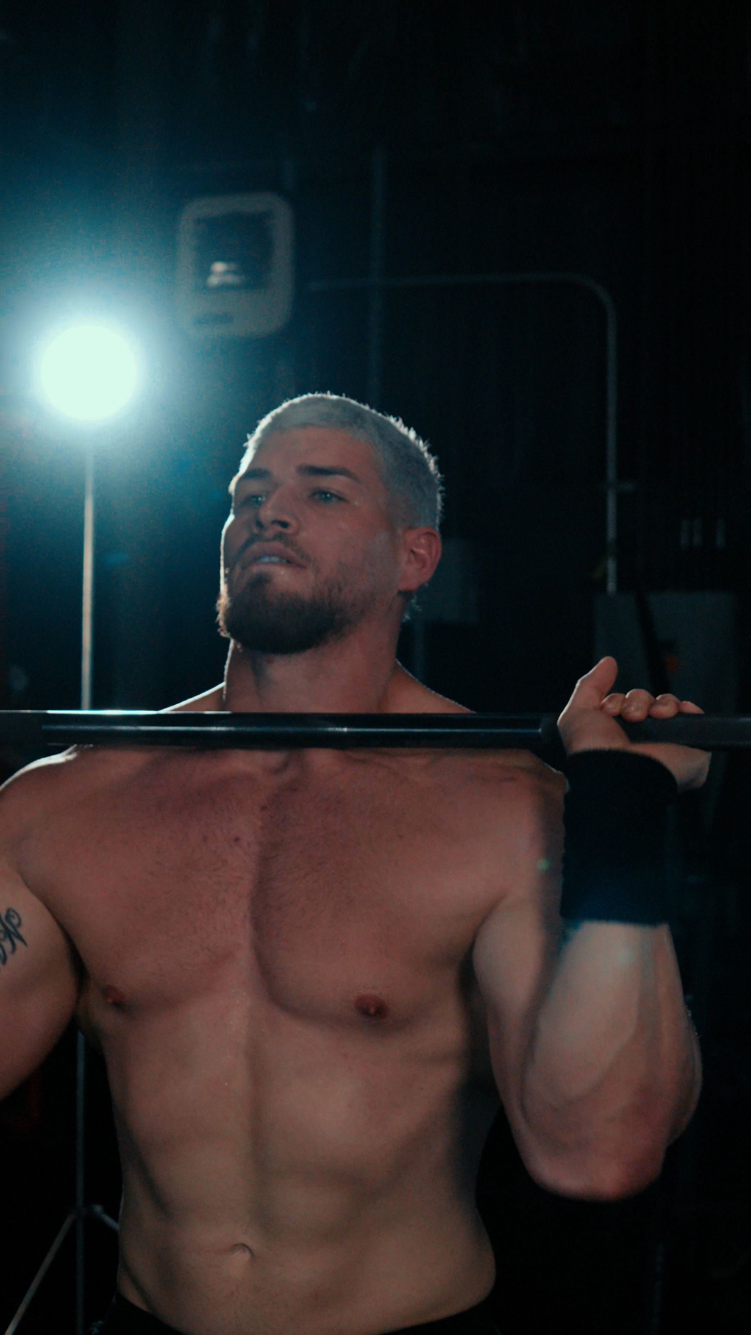 Fotografía deportiva en Orlando, entrenamiento en gimnasio.
Fitness photography in Orlando, training at the gym.