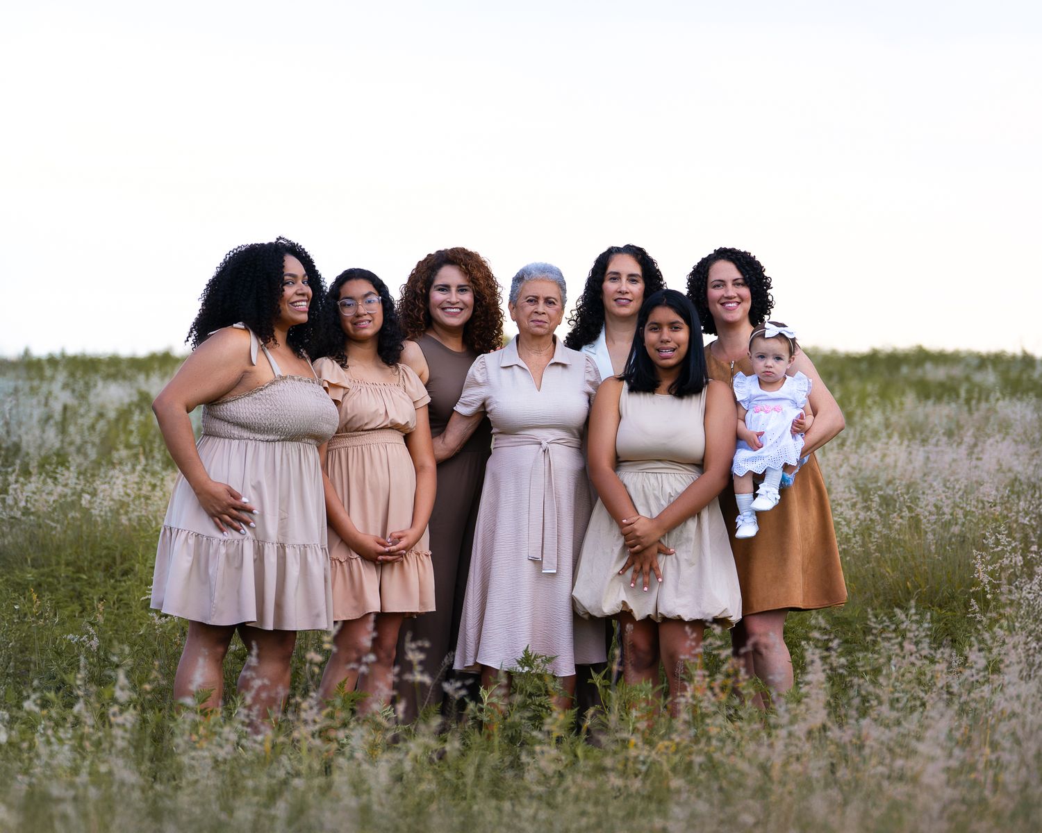 Fotografía profesional de familia en Orlando, sesión en exteriores y studio. Professional family photography in Orlando, outdoor session.