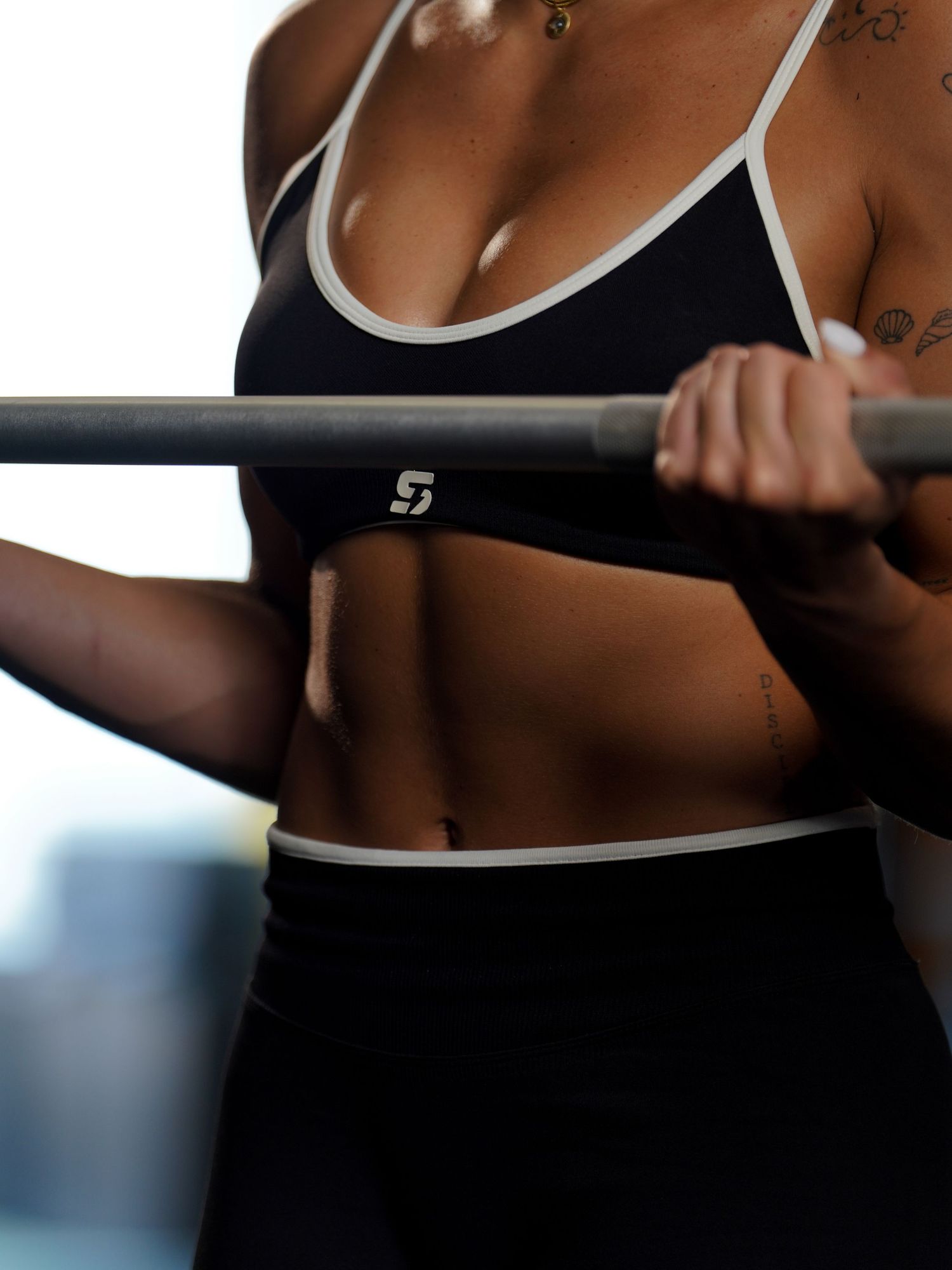Fotografía deportiva en Orlando, entrenamiento en gimnasio.
Fitness photography in Orlando, training at the gym.