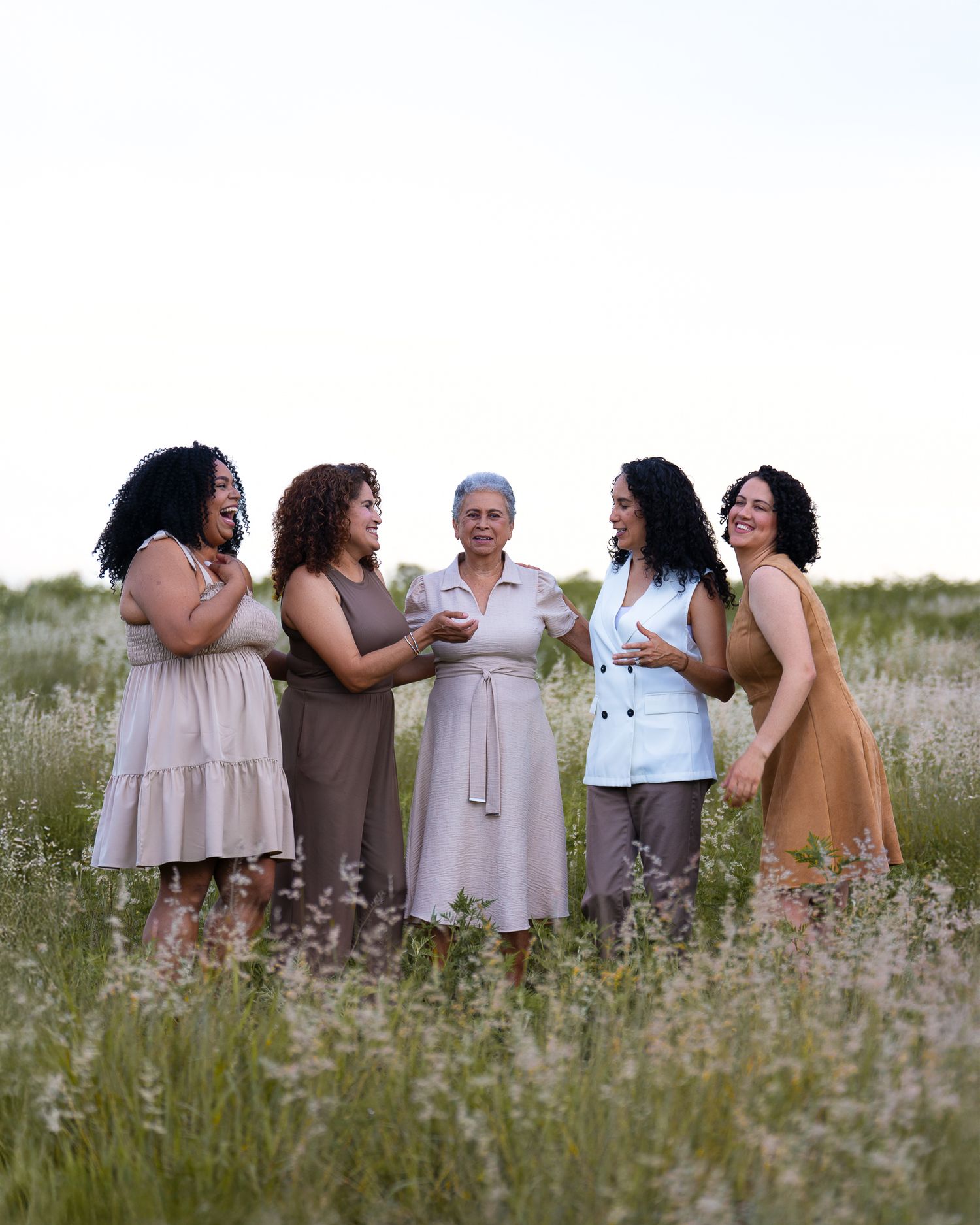 Fotografía profesional de familia en Orlando, sesión en exteriores y studio. Professional family photography in Orlando, outdoor session.