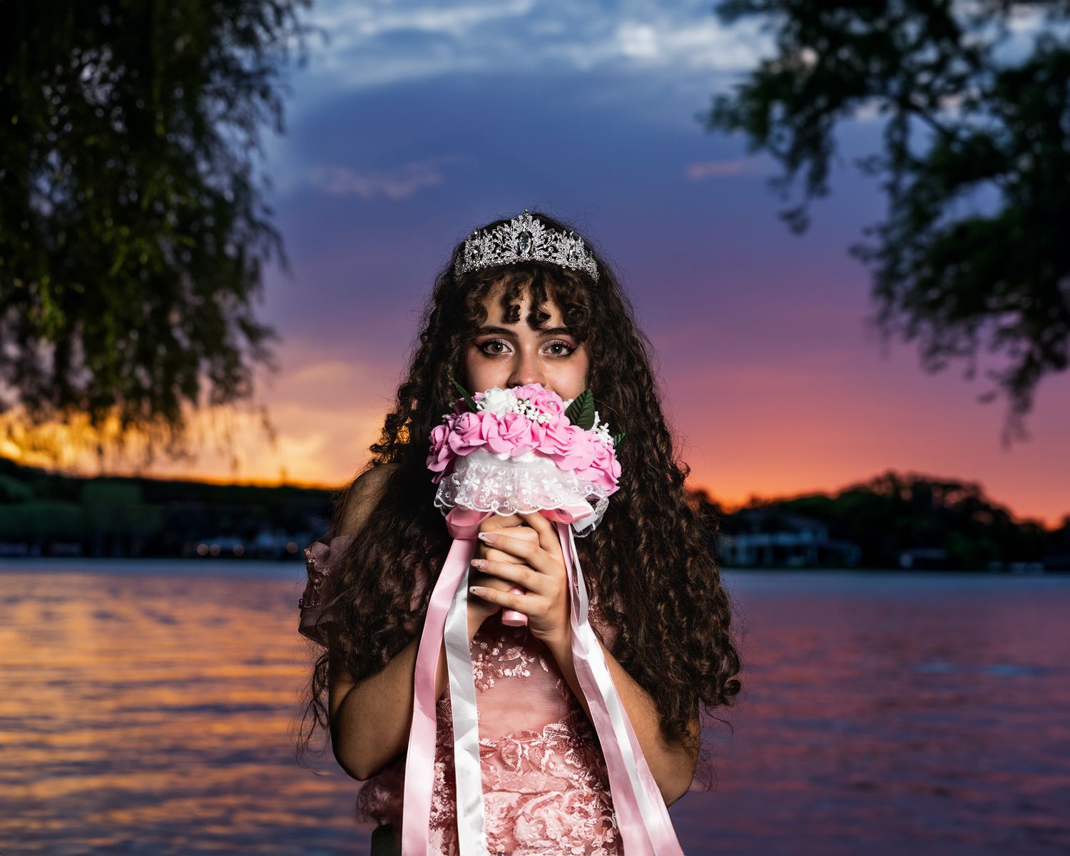Sesión de fotos de quinceañera al atardecer en exteriores / Sunset outdoor quinceañera photoshoot