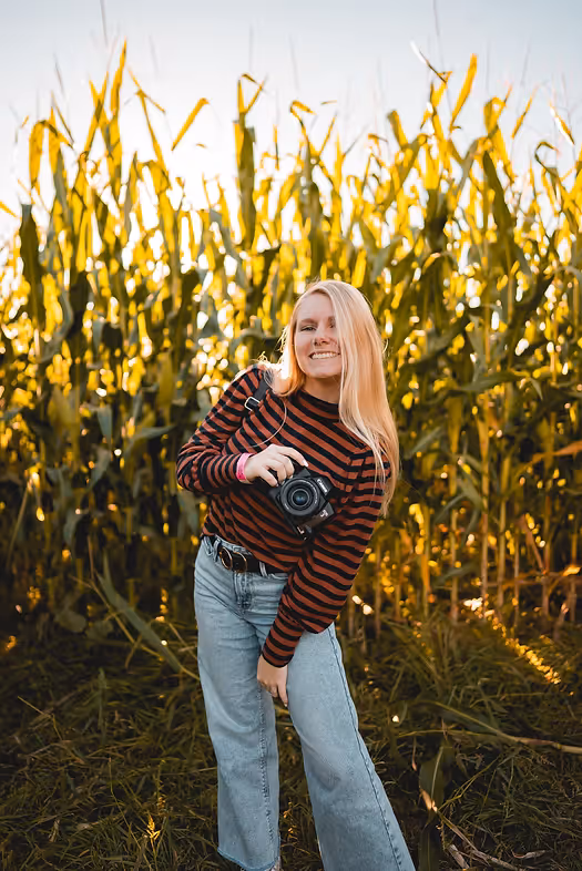Kayla Koch Photo poses for fall-themed photos in Prescott, AZ.